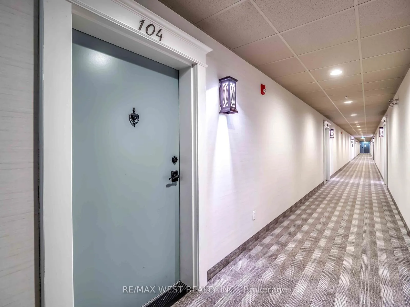 Photo 7 of Unit 104, 161 Wellington Street E, New Tecumseth, Alliston — HOMEH