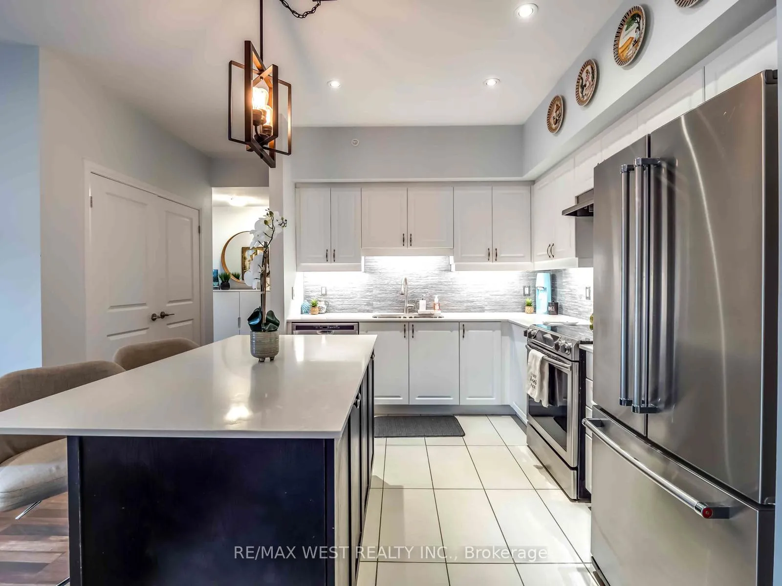 Photo 9 of Unit 104, 161 Wellington Street E, New Tecumseth, Alliston — HOMEH