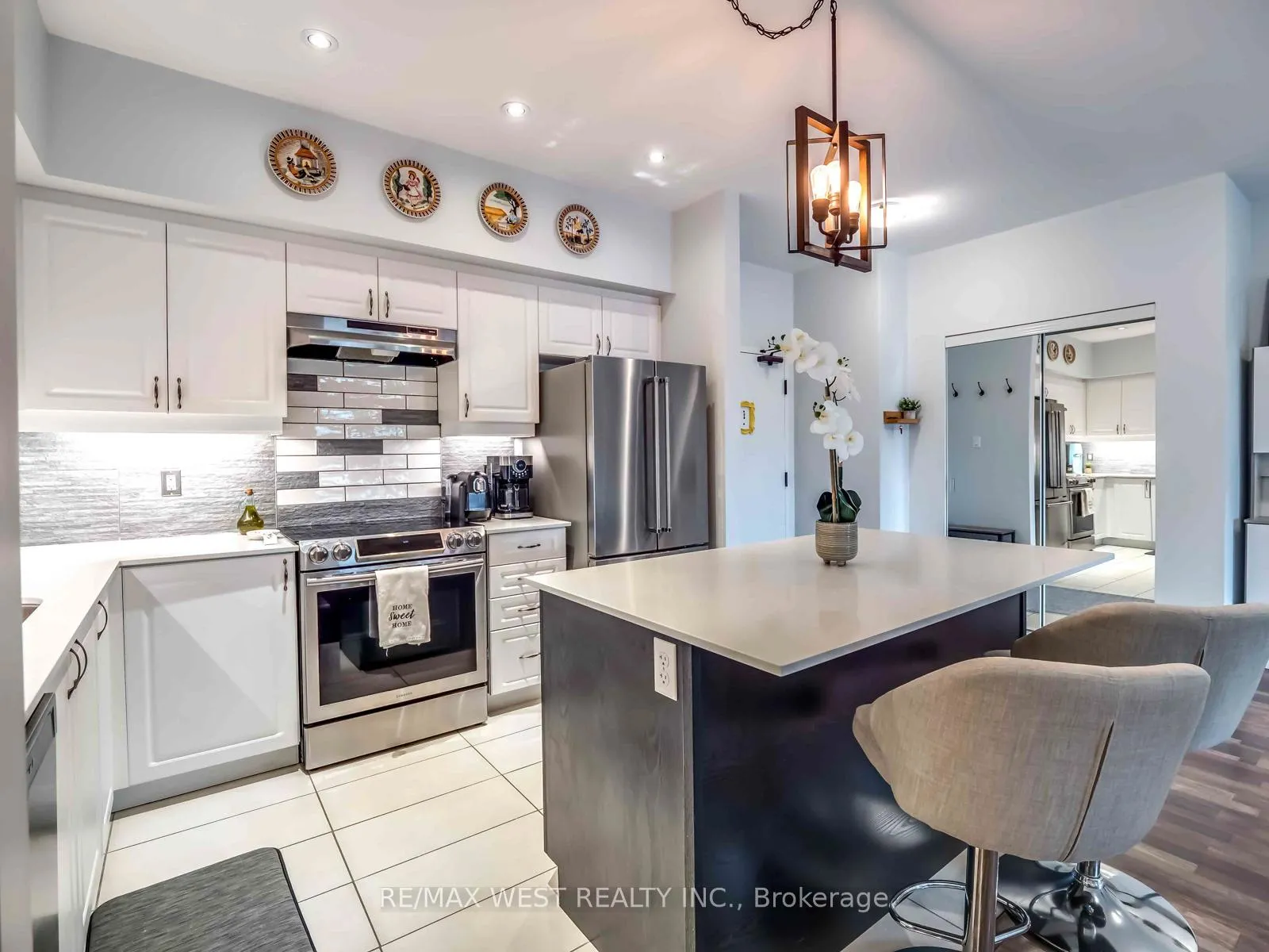 Photo 11 of Unit 104, 161 Wellington Street E, New Tecumseth, Alliston — HOMEH