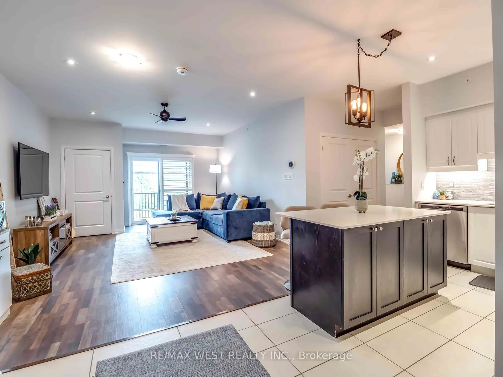 Photo 13 of Unit 104, 161 Wellington Street E, New Tecumseth, Alliston — HOMEH