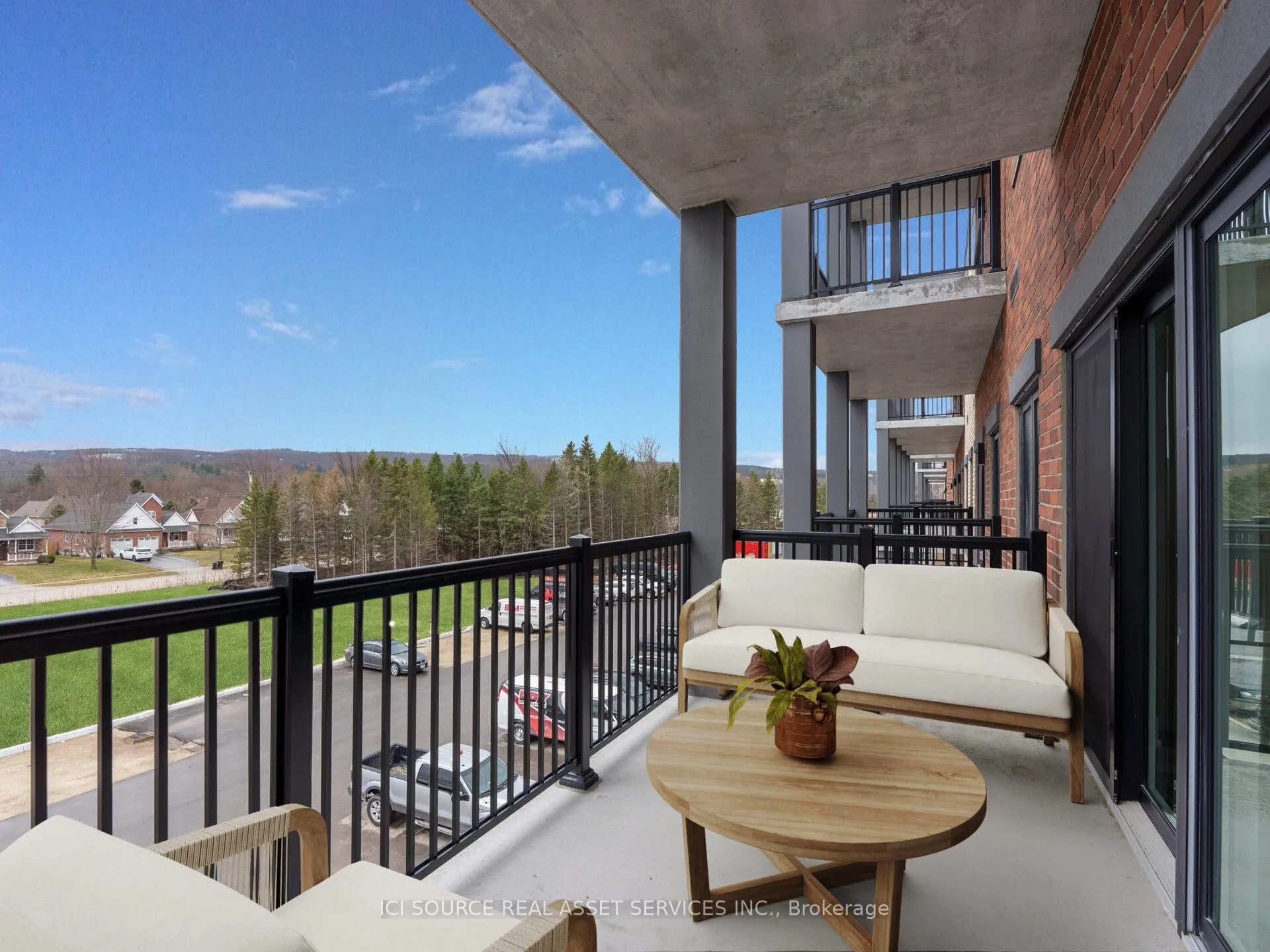 Photo 7 of Unit 421, 121 Mary Street, Clearview, Creemore — HOMEH