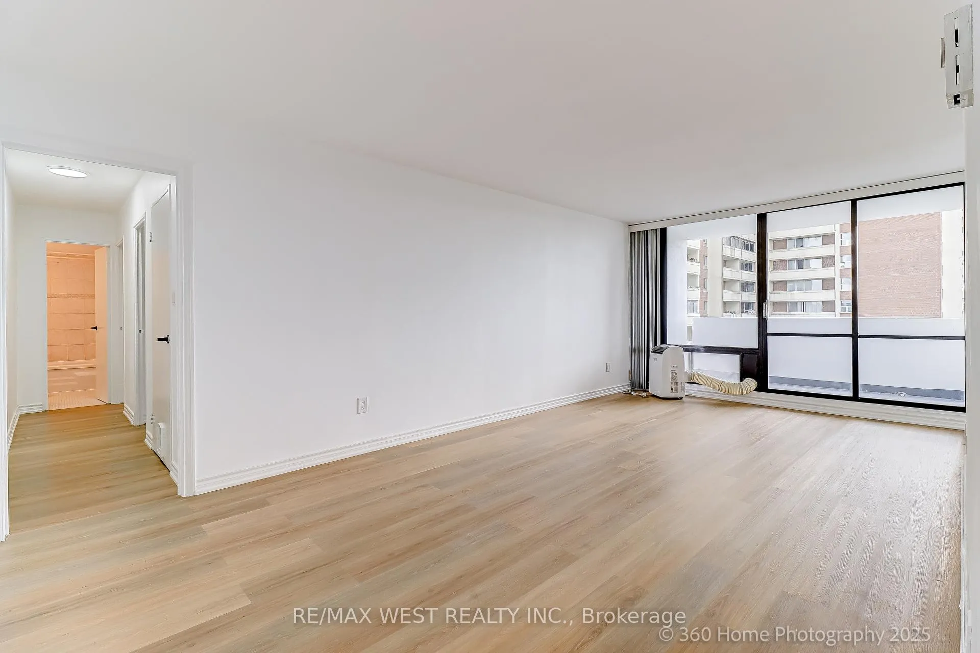 Photo 2 of Unit 803, 3 Massey Square, Toronto, Crescent Town — HOMEH