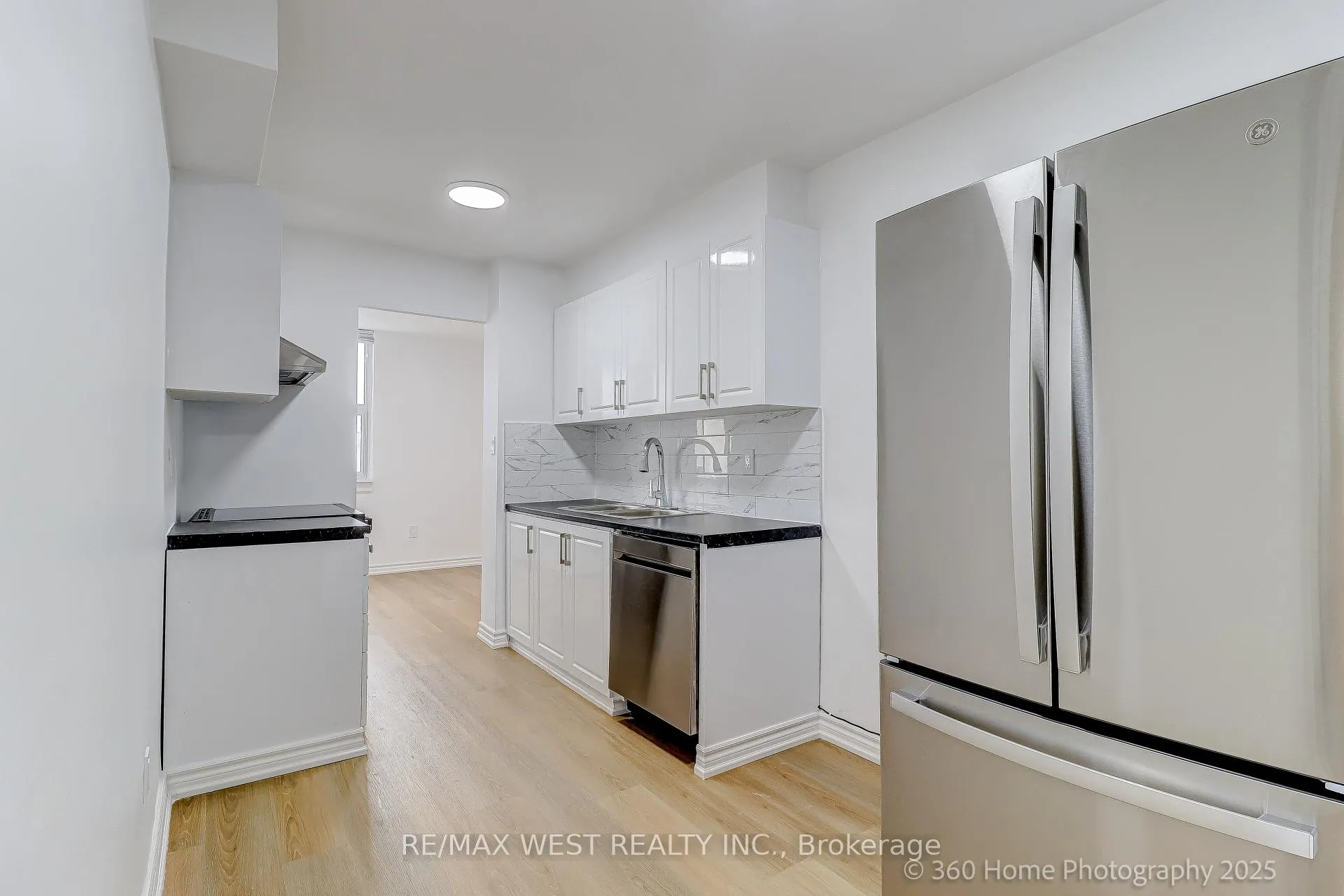 Photo 3 of Unit 803, 3 Massey Square, Toronto, Crescent Town — HOMEH