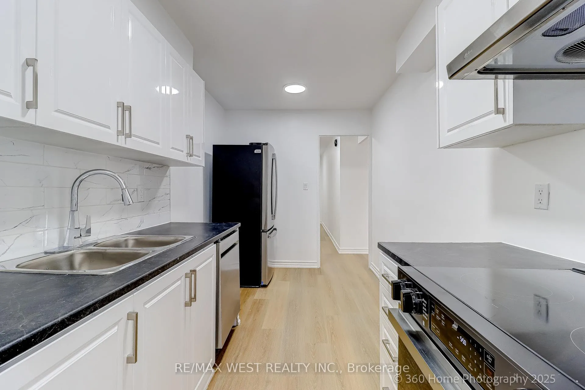 Photo 7 of Unit 803, 3 Massey Square, Toronto, Crescent Town — HOMEH