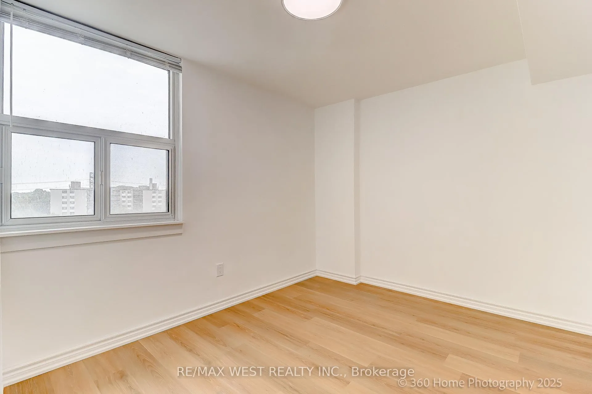 Photo 10 of Unit 803, 3 Massey Square, Toronto, Crescent Town — HOMEH