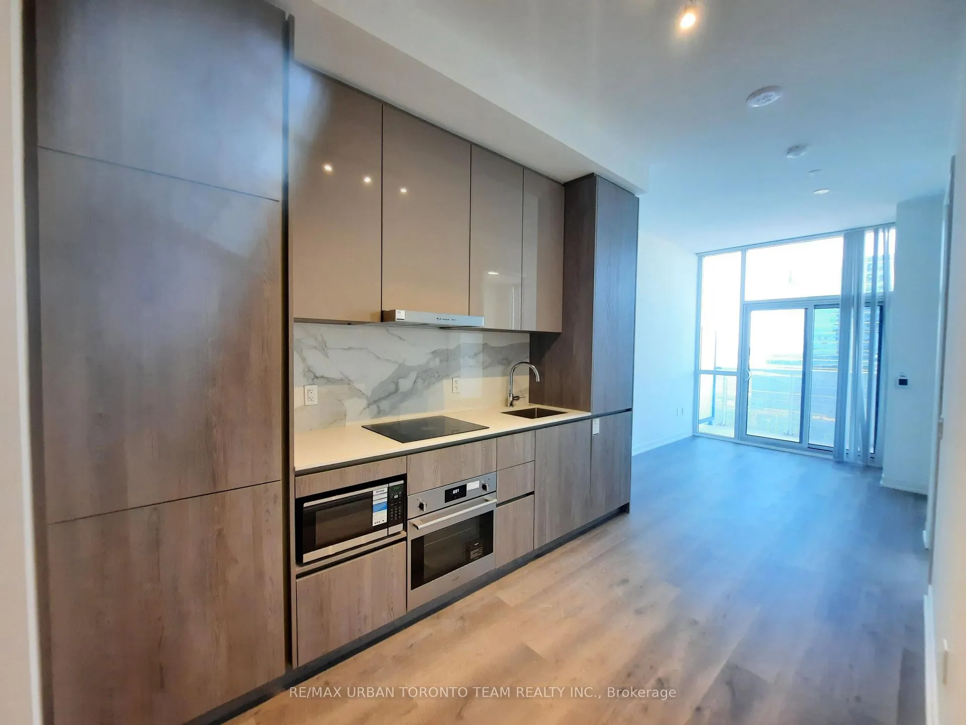 Photo 2 of Unit 606, 8 Interchange Way, Vaughan, Vaughan Corporate Centre — HOMEH