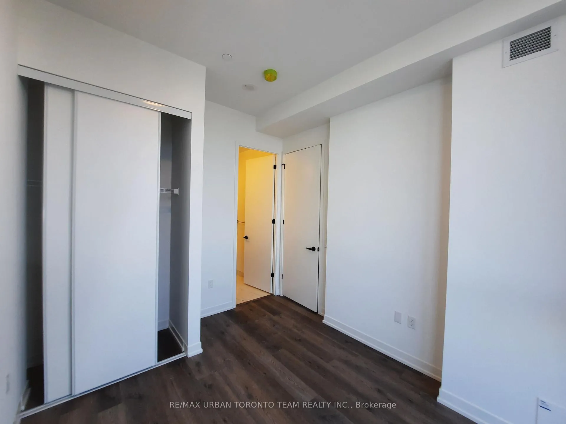 Photo 5 of Unit 606, 8 Interchange Way, Vaughan, Vaughan Corporate Centre — HOMEH