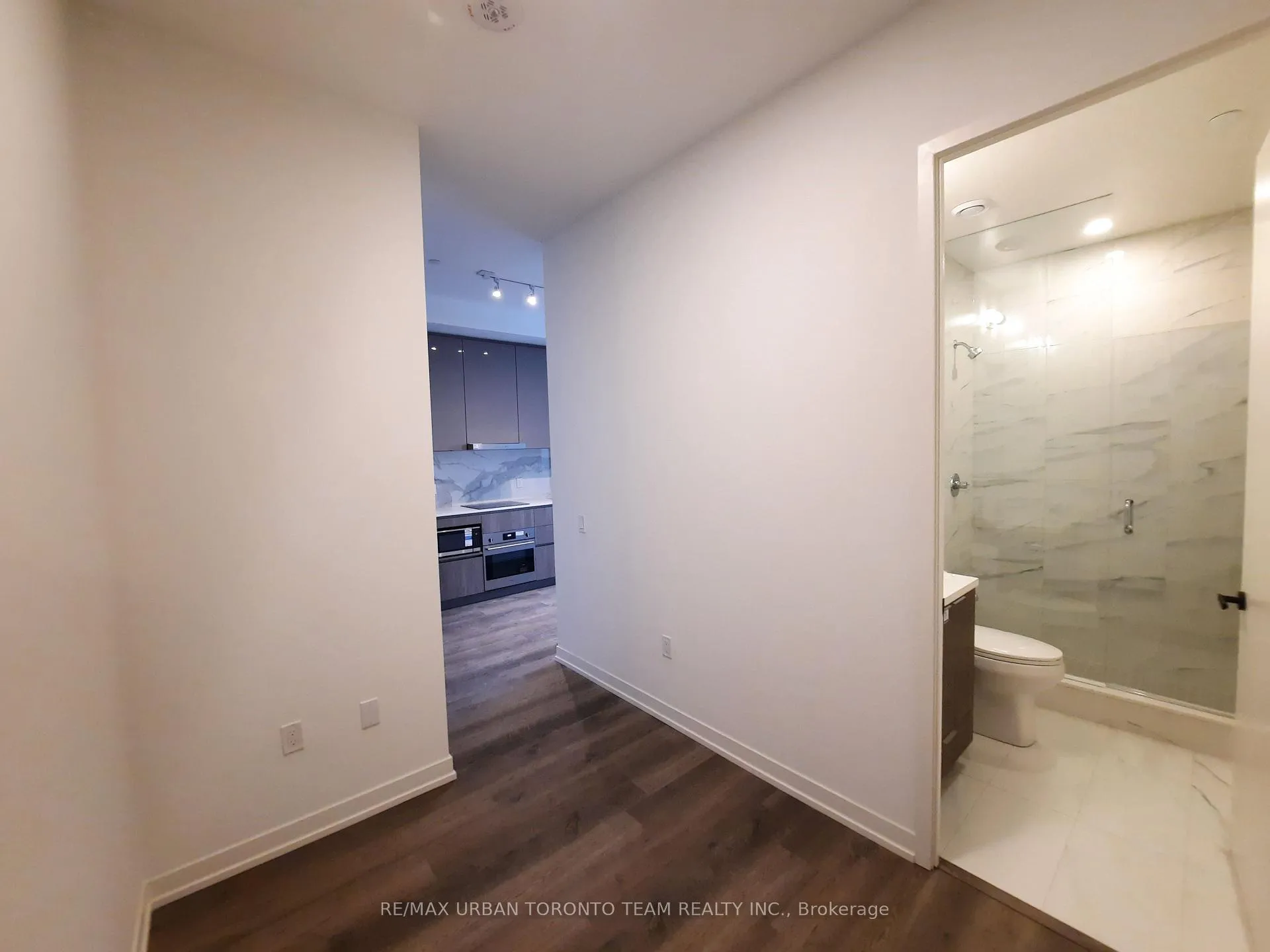 Photo 8 of Unit 606, 8 Interchange Way, Vaughan, Vaughan Corporate Centre — HOMEH