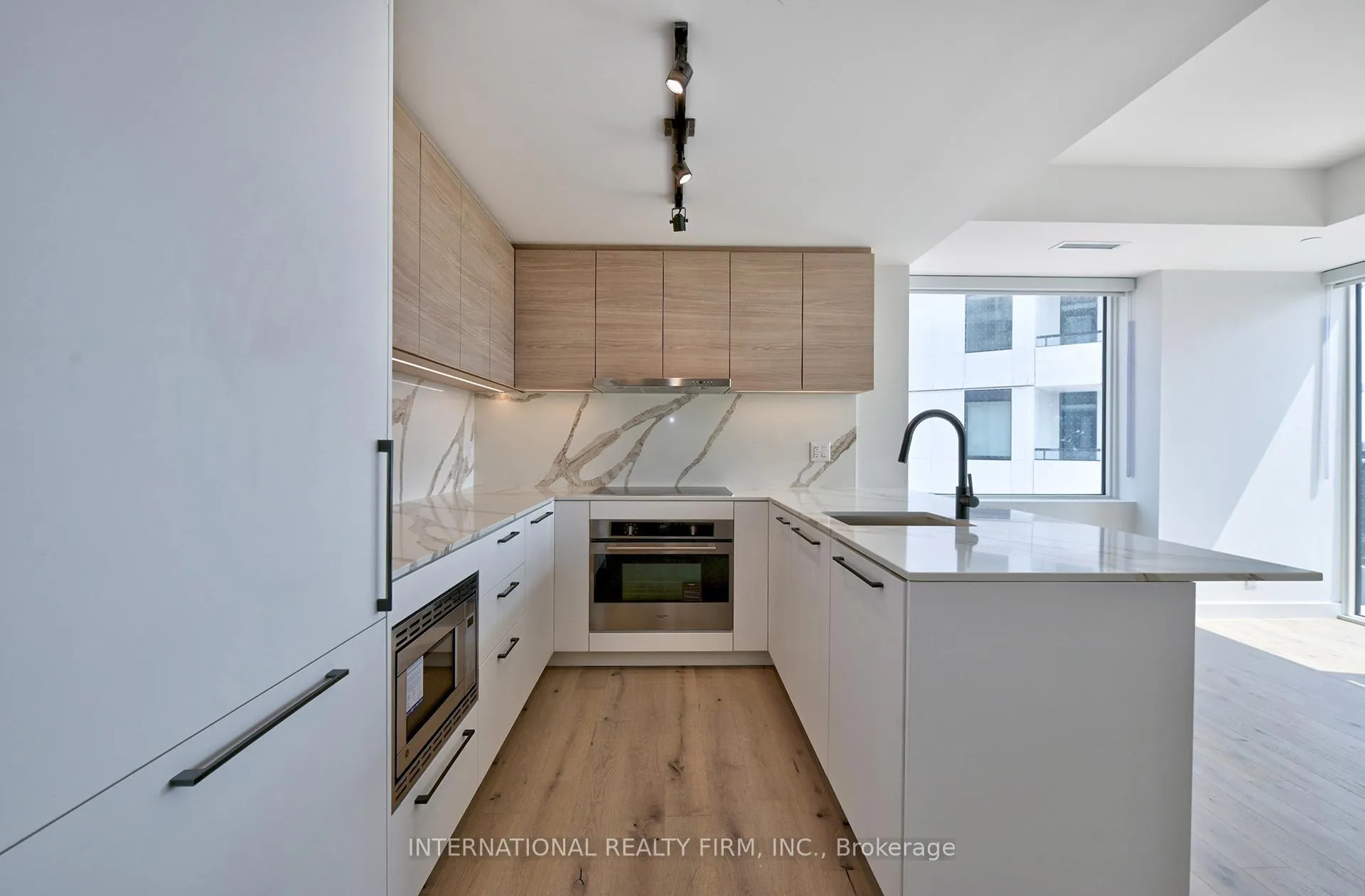 Photo 4 of Unit 505, 1050 Eastern Avenue, Toronto, The Beaches — HOMEH