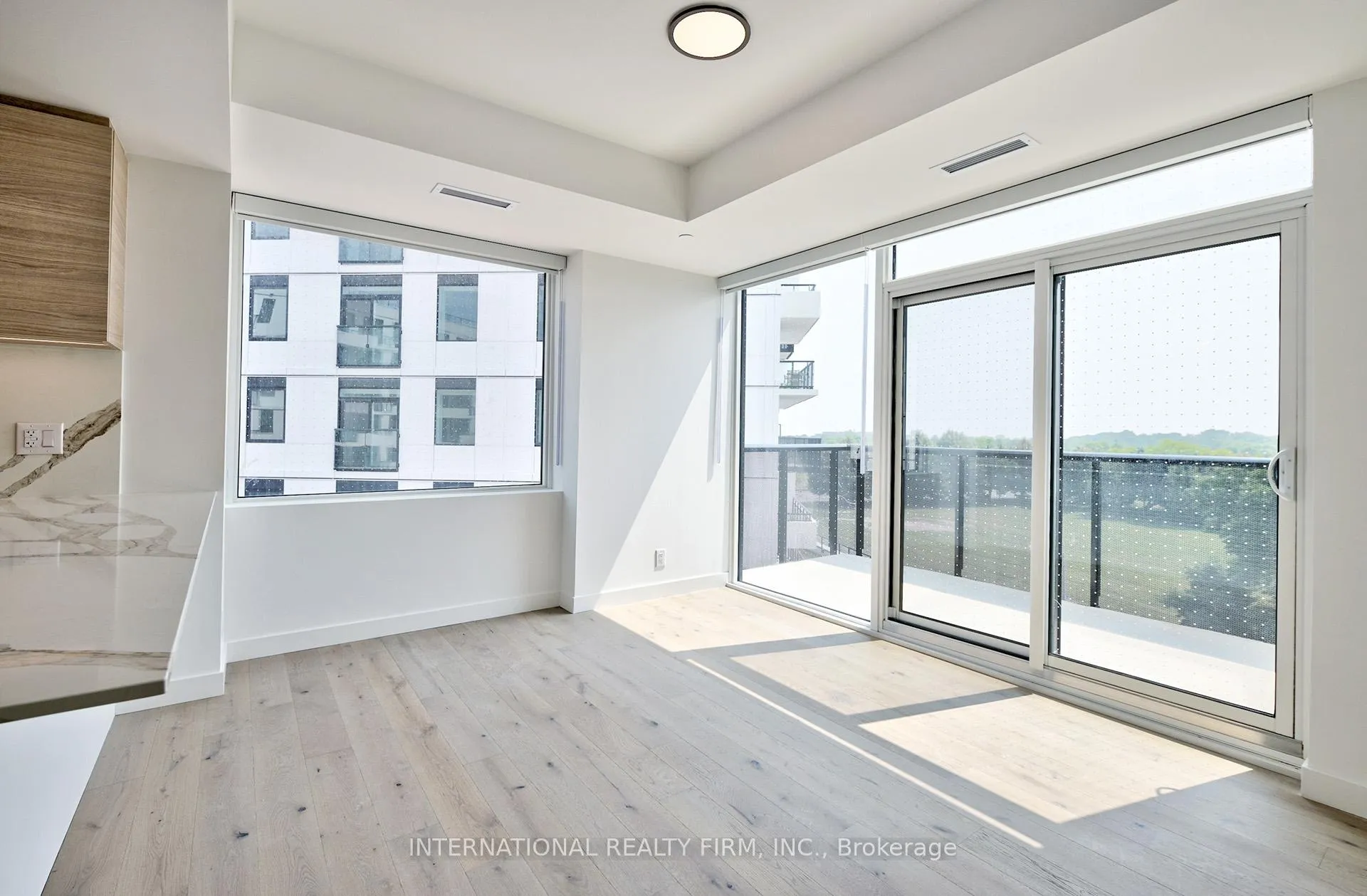 Photo 7 of Unit 505, 1050 Eastern Avenue, Toronto, The Beaches — HOMEH