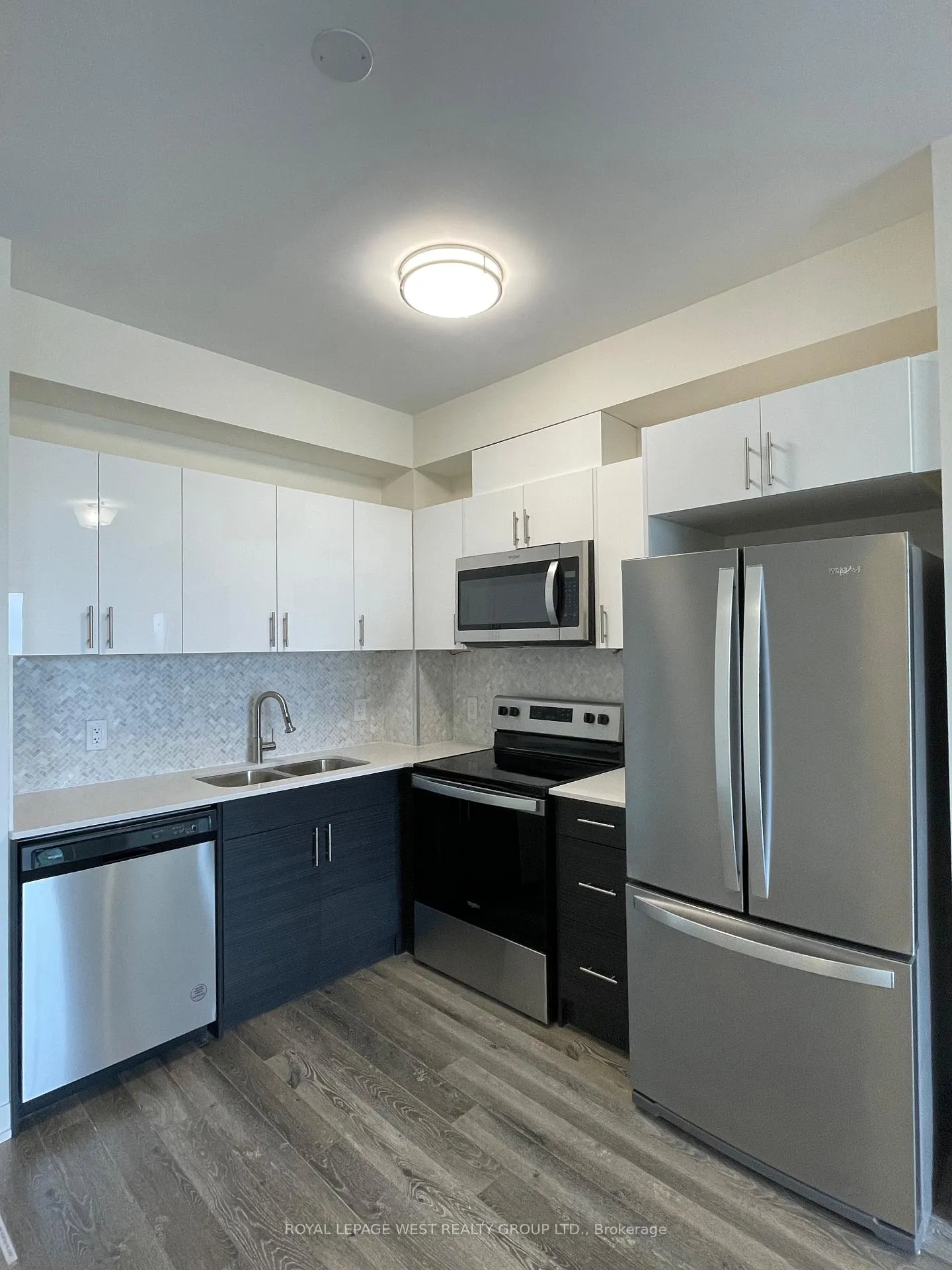 Photo 4 of Unit 1406, 128 King Street N, Waterloo, Downtown Waterloo — HOMEH