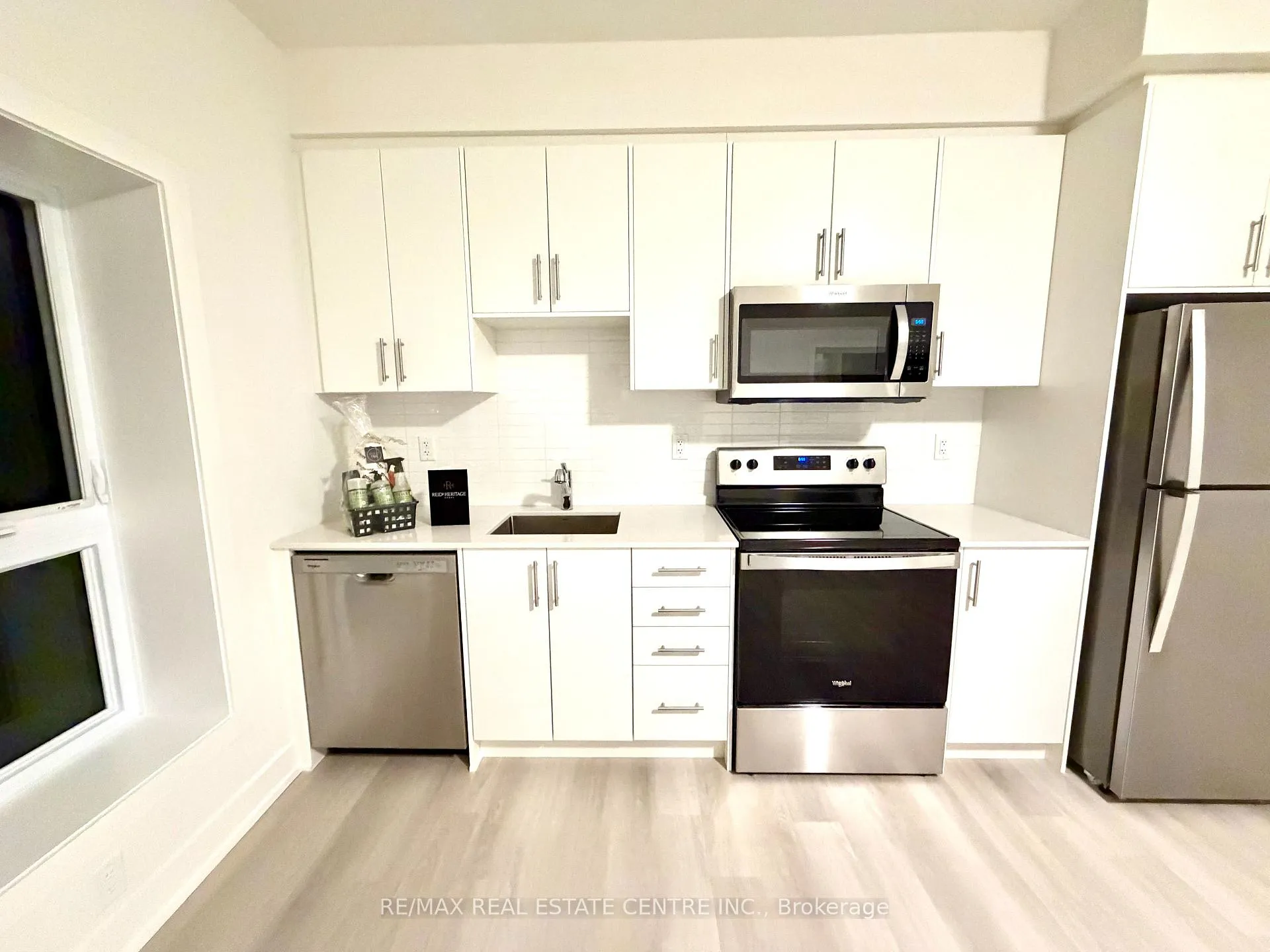 Photo 5 of Unit 401, 1100 Lackner Place, Kitchener — HOMEH