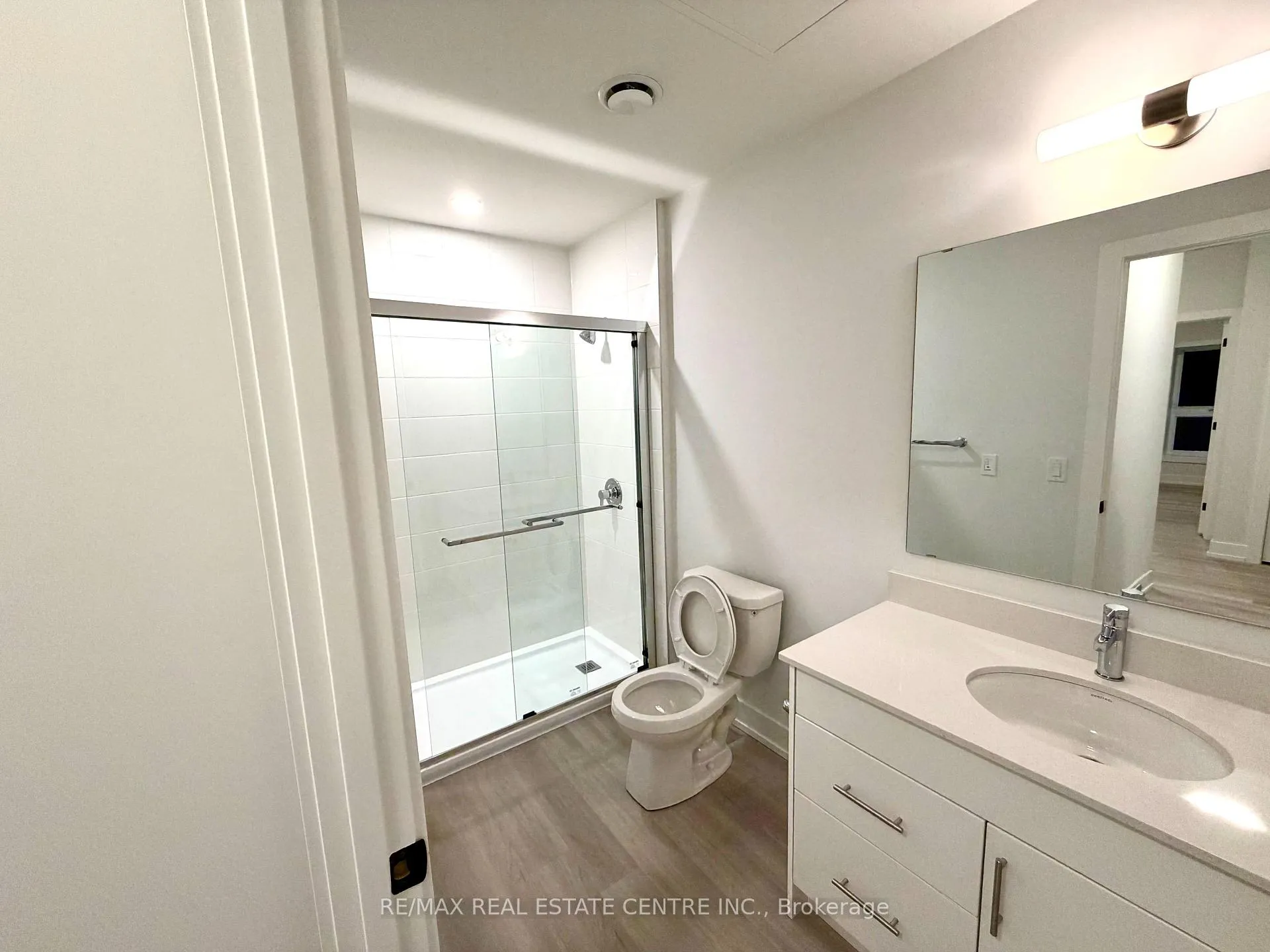 Photo 11 of Unit 401, 1100 Lackner Place, Kitchener — HOMEH
