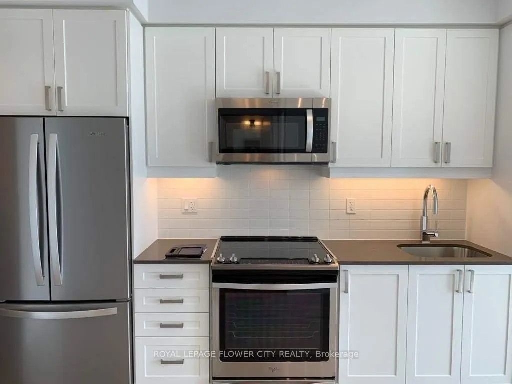 Photo 3 of Unit 3218, 7895 Jane Street, Vaughan, Concord — HOMEH