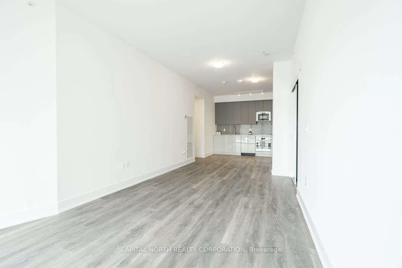 Photo 4 of Unit 324, 2908 Highway 7, Vaughan, Concord — HOMEH
