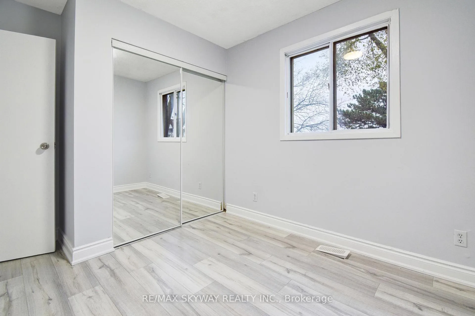 Photo 30 of Unit 5, 445 Pioneer Drive, Kitchener — HOMEH