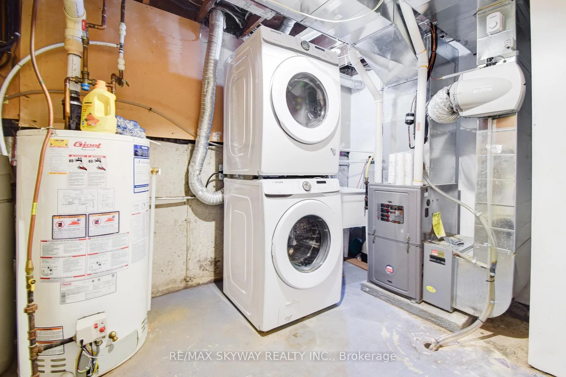 Photo 38 of Unit 5, 445 Pioneer Drive, Kitchener — HOMEH