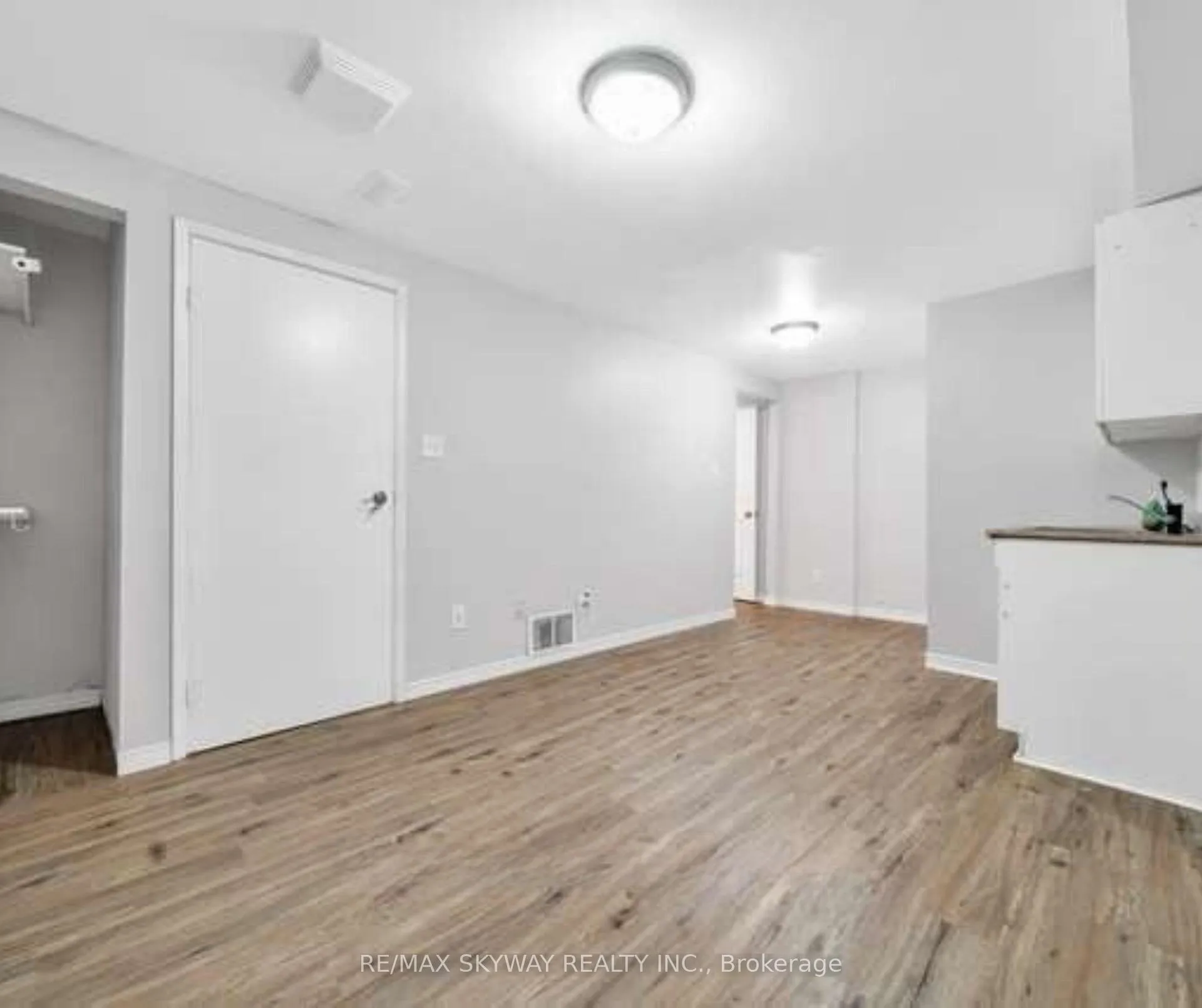 Photo 40 of Unit 5, 445 Pioneer Drive, Kitchener — HOMEH