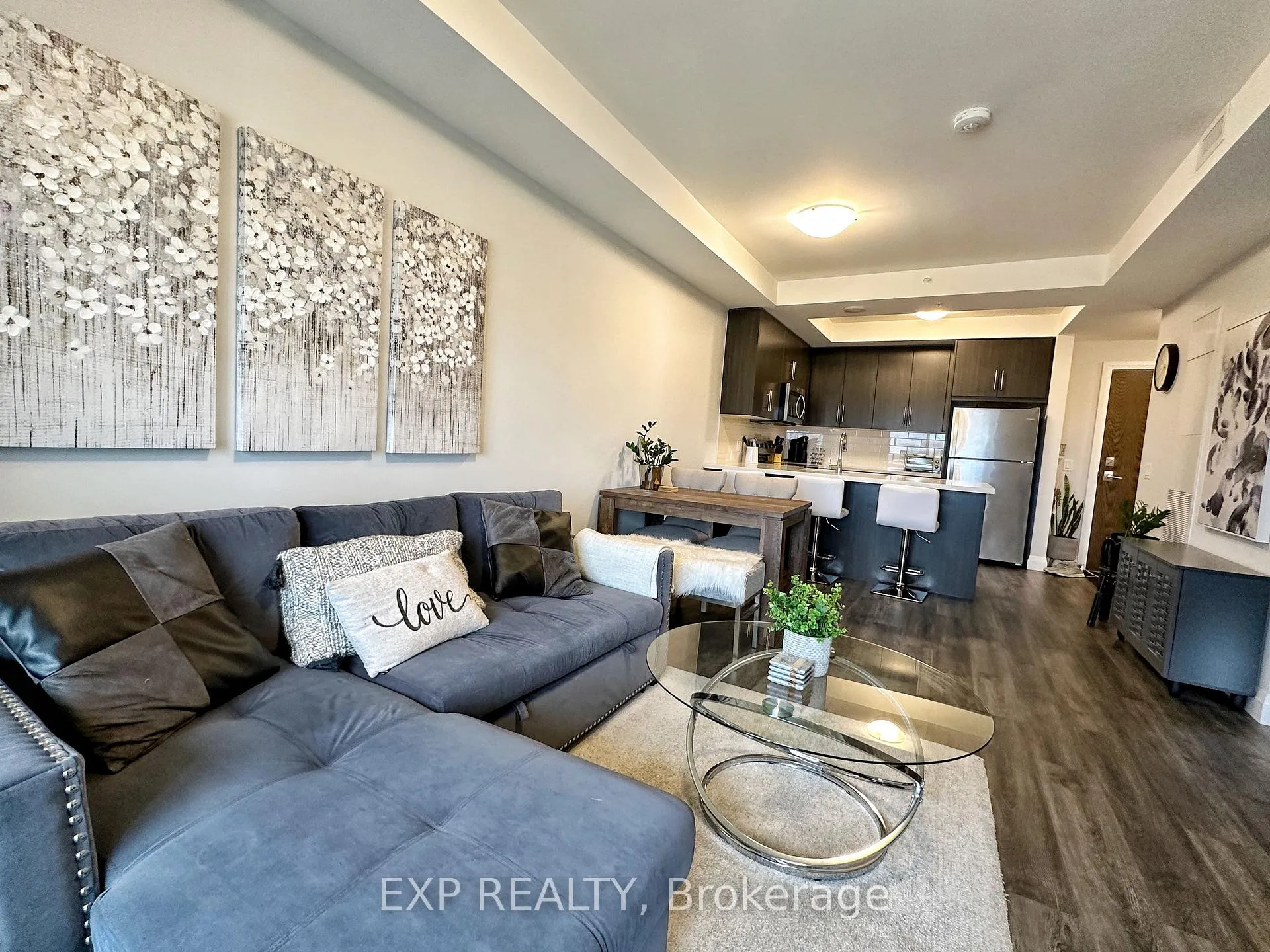 Photo 5 of Unit 507, 30 Hamilton Street S, Hamilton, Waterdown — HOMEH