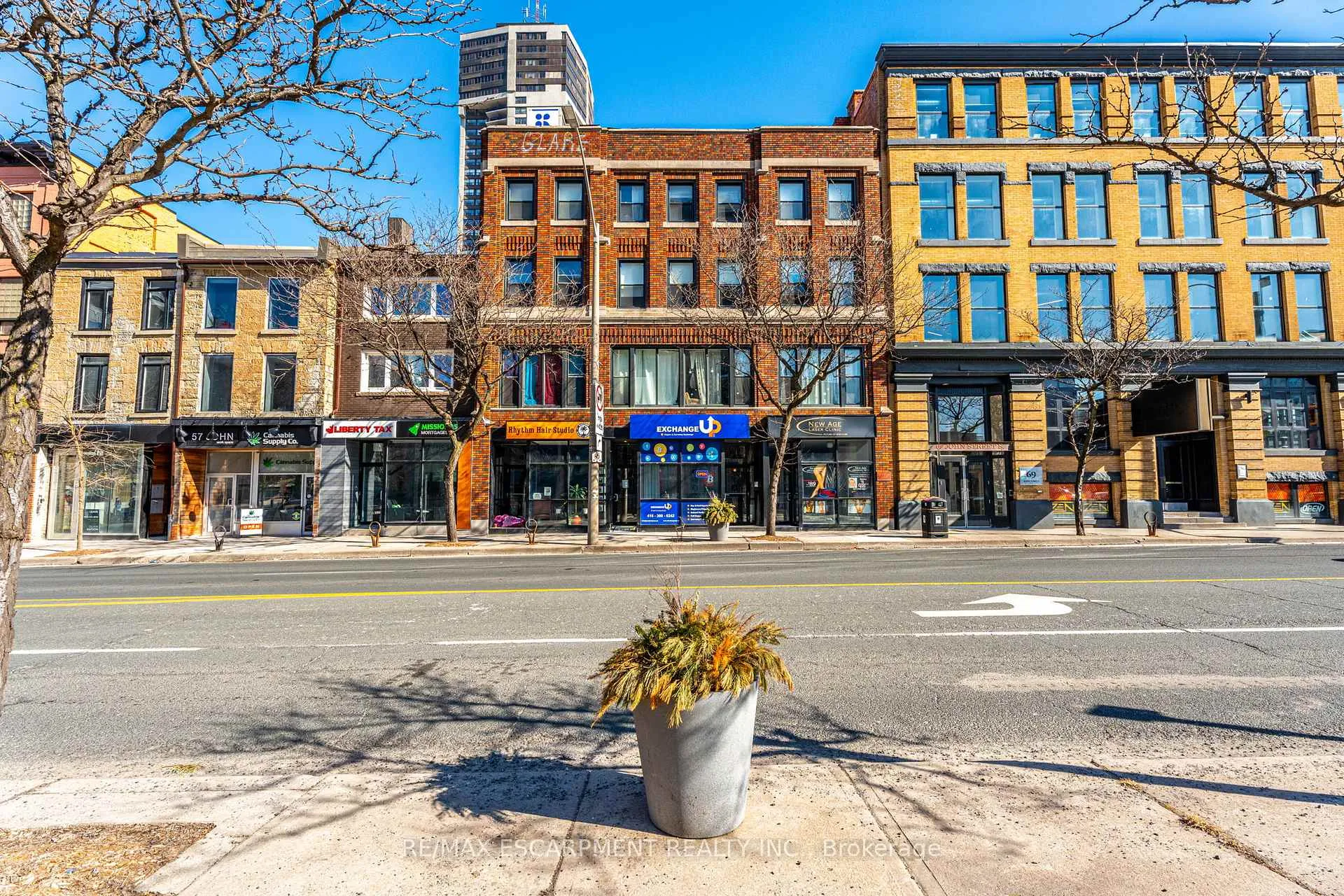 Photo 4 of Unit 301, 63 John Street S, Hamilton, Corktown — HOMEH