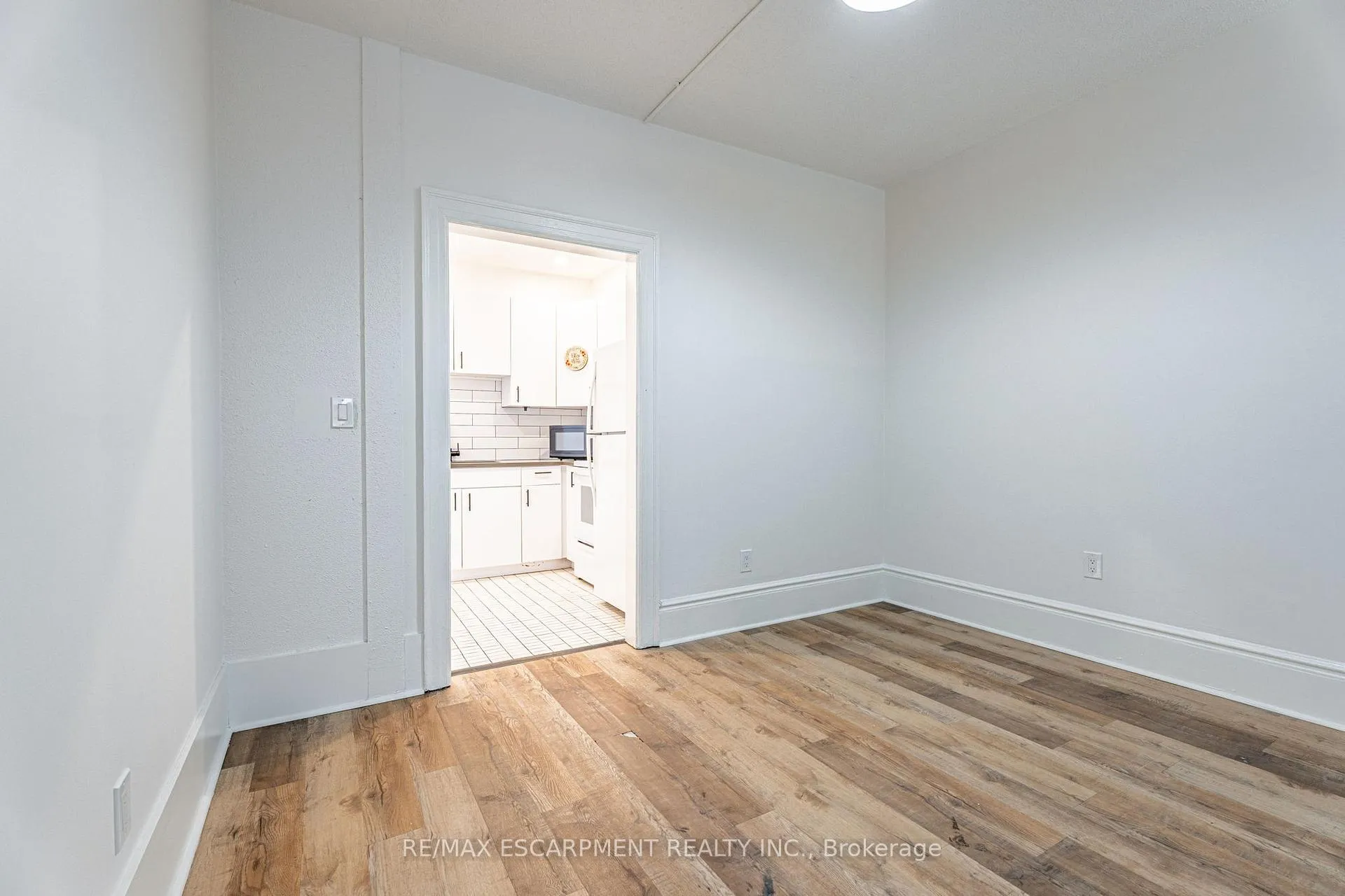 Photo 10 of Unit 301, 63 John Street S, Hamilton, Corktown — HOMEH