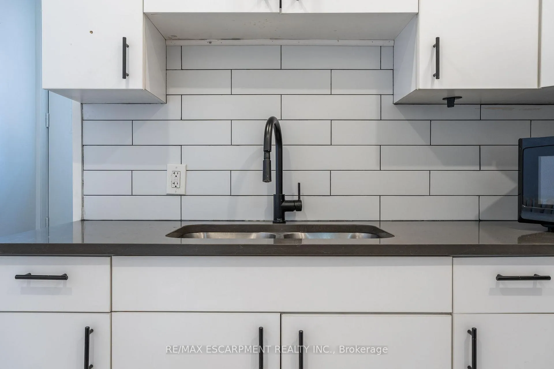 Photo 16 of Unit 301, 63 John Street S, Hamilton, Corktown — HOMEH