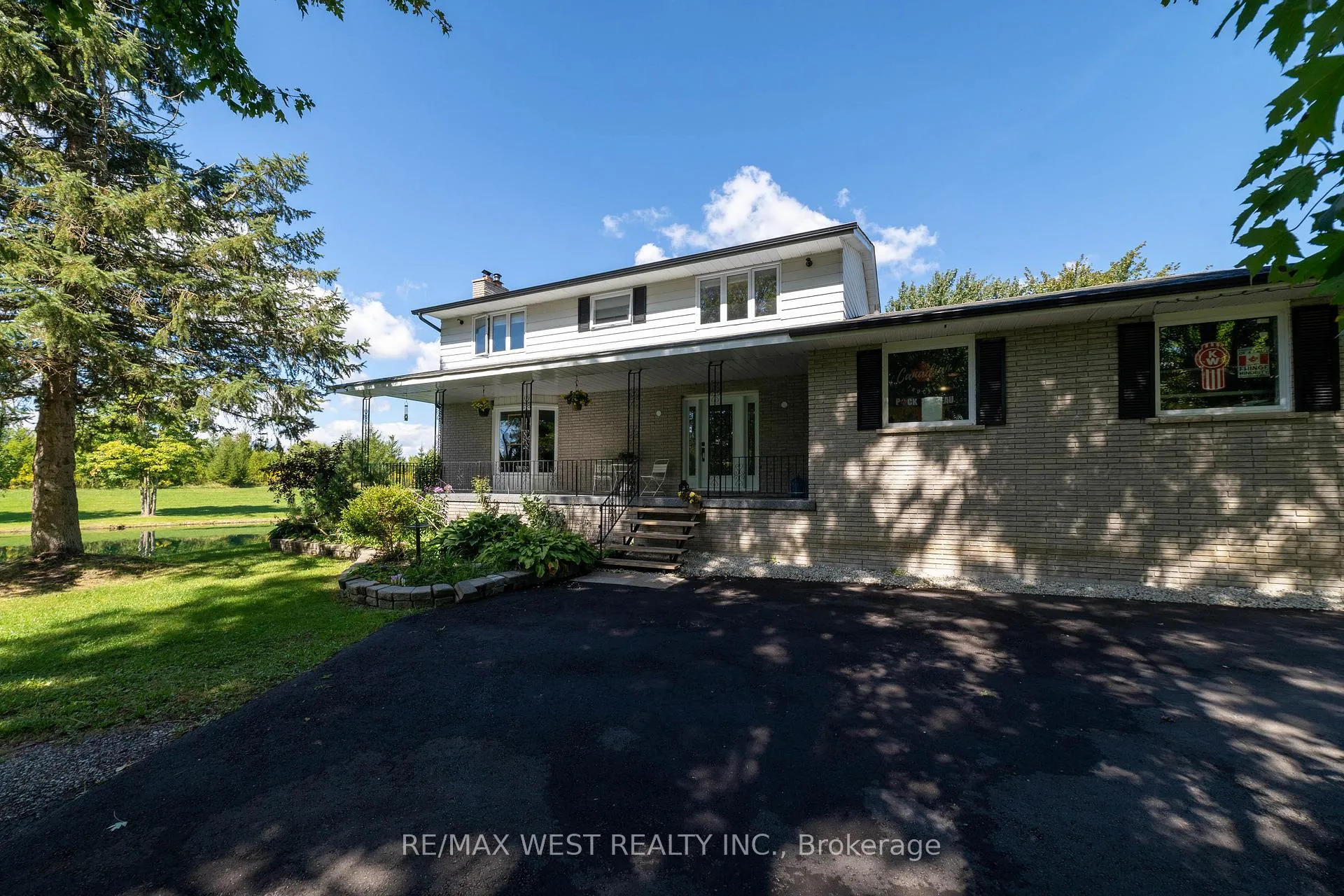Front of 3252 15th Side Road