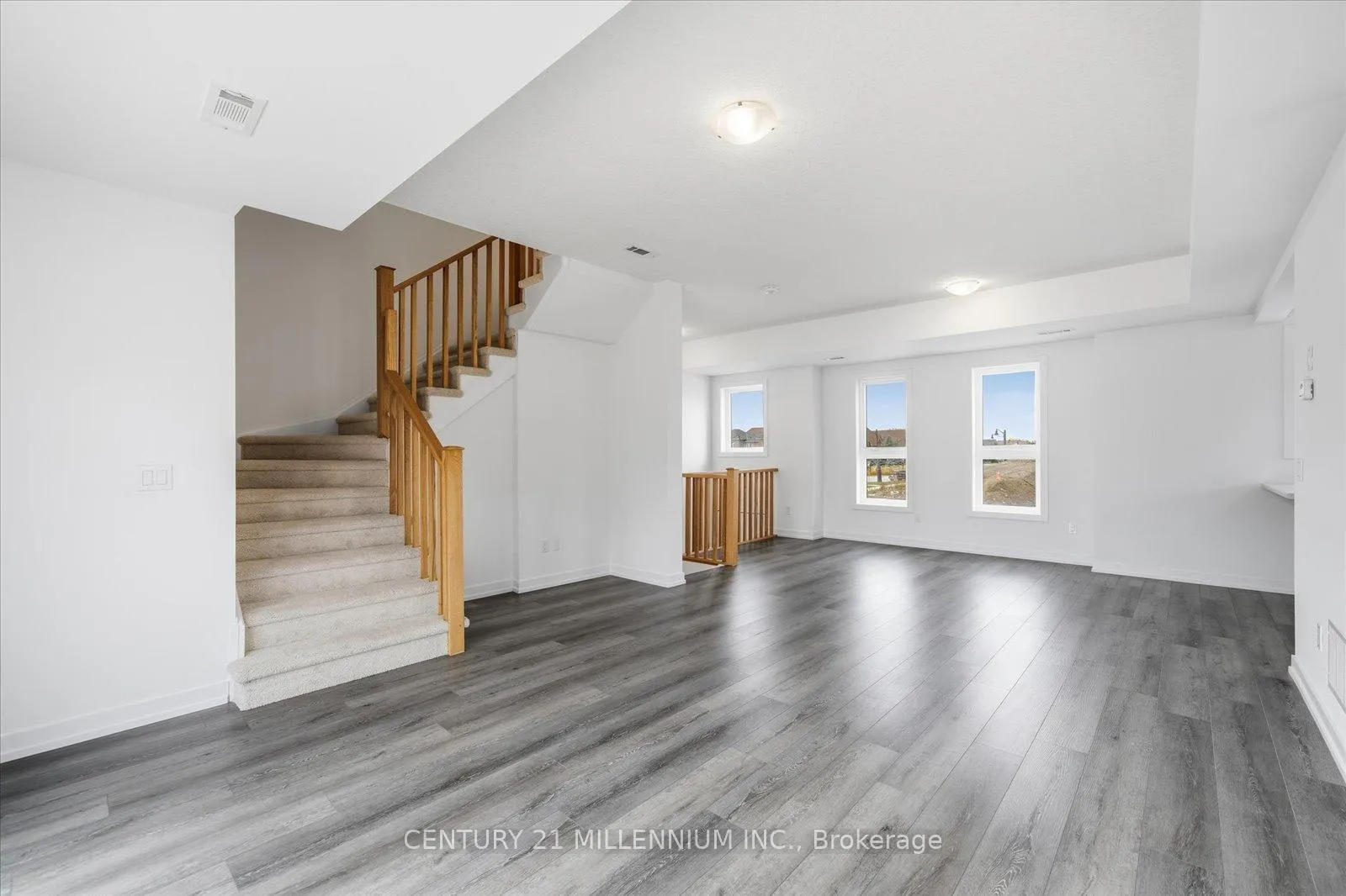 Photo 4 of Unit 2, 62 Kenesky Drive, Hamilton, Waterdown — HOMEH