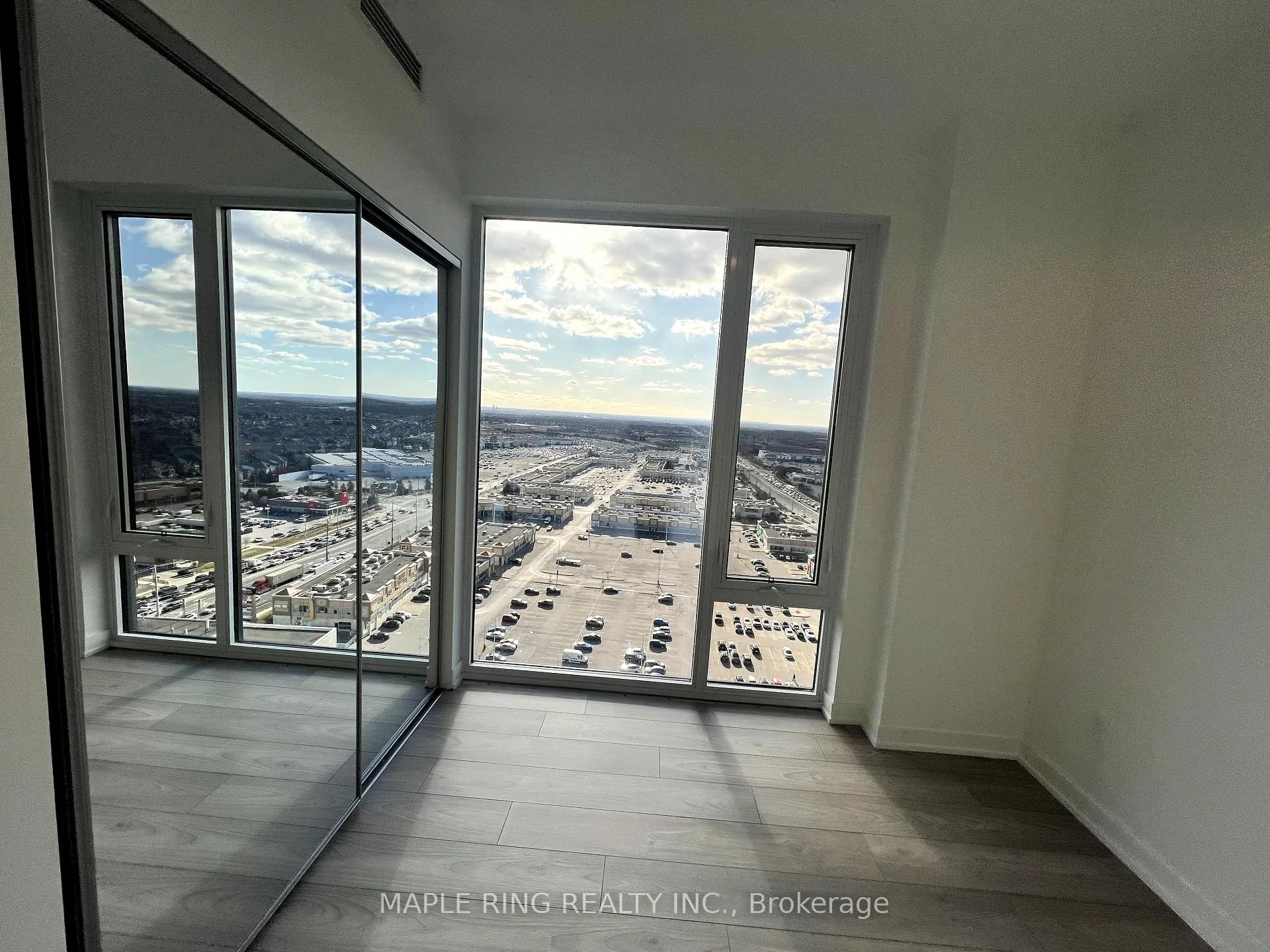Photo 9 of Unit 1923, 498 Caldari Road, Vaughan, Concord — HOMEH