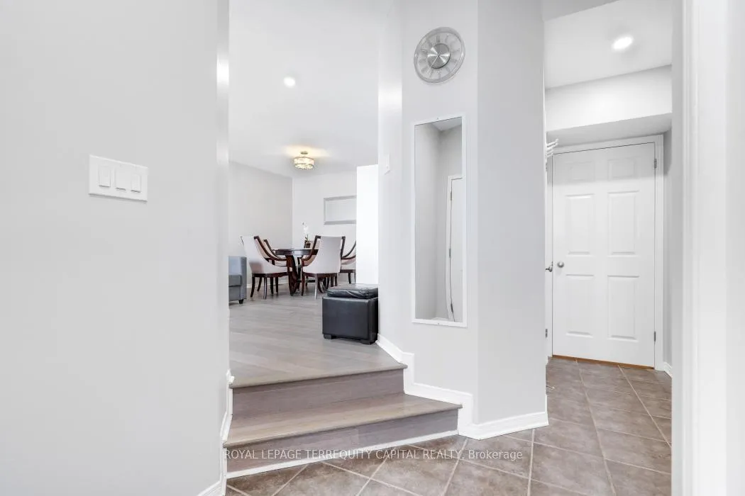 Photo 4 of 1011 Goward Drive, Ottawa, Kanata - Morgan's Grant/South March — HOMEH