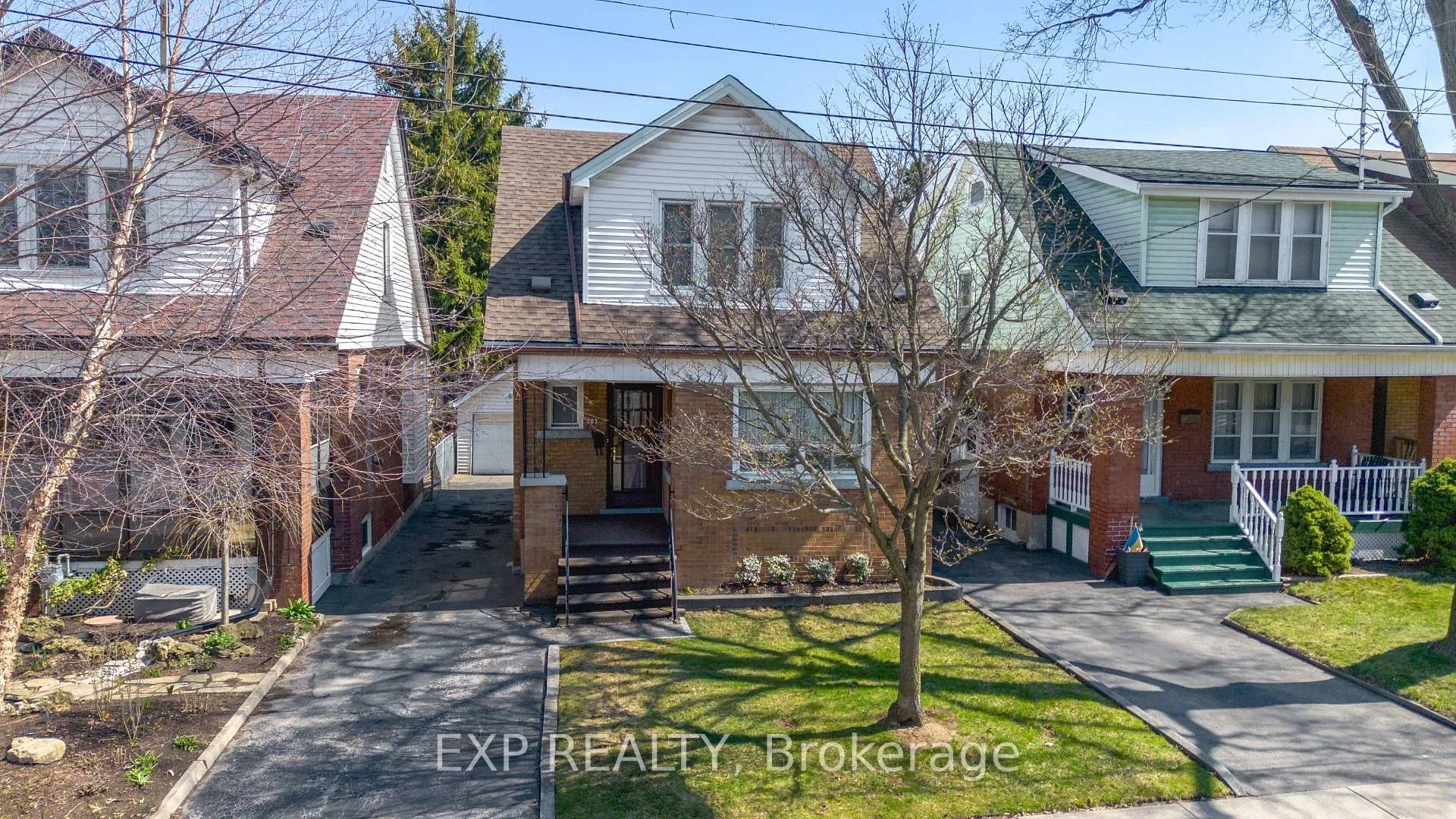Photo 2 of 203 Balmoral Avenue S, Hamilton, Delta — HOMEH