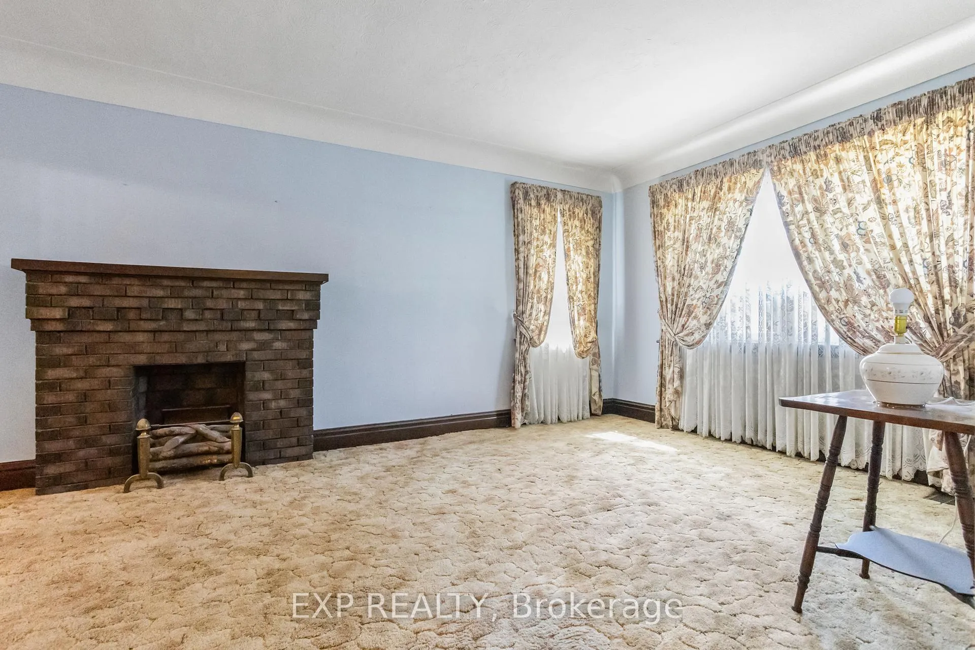 Photo 6 of 203 Balmoral Avenue S, Hamilton, Delta — HOMEH