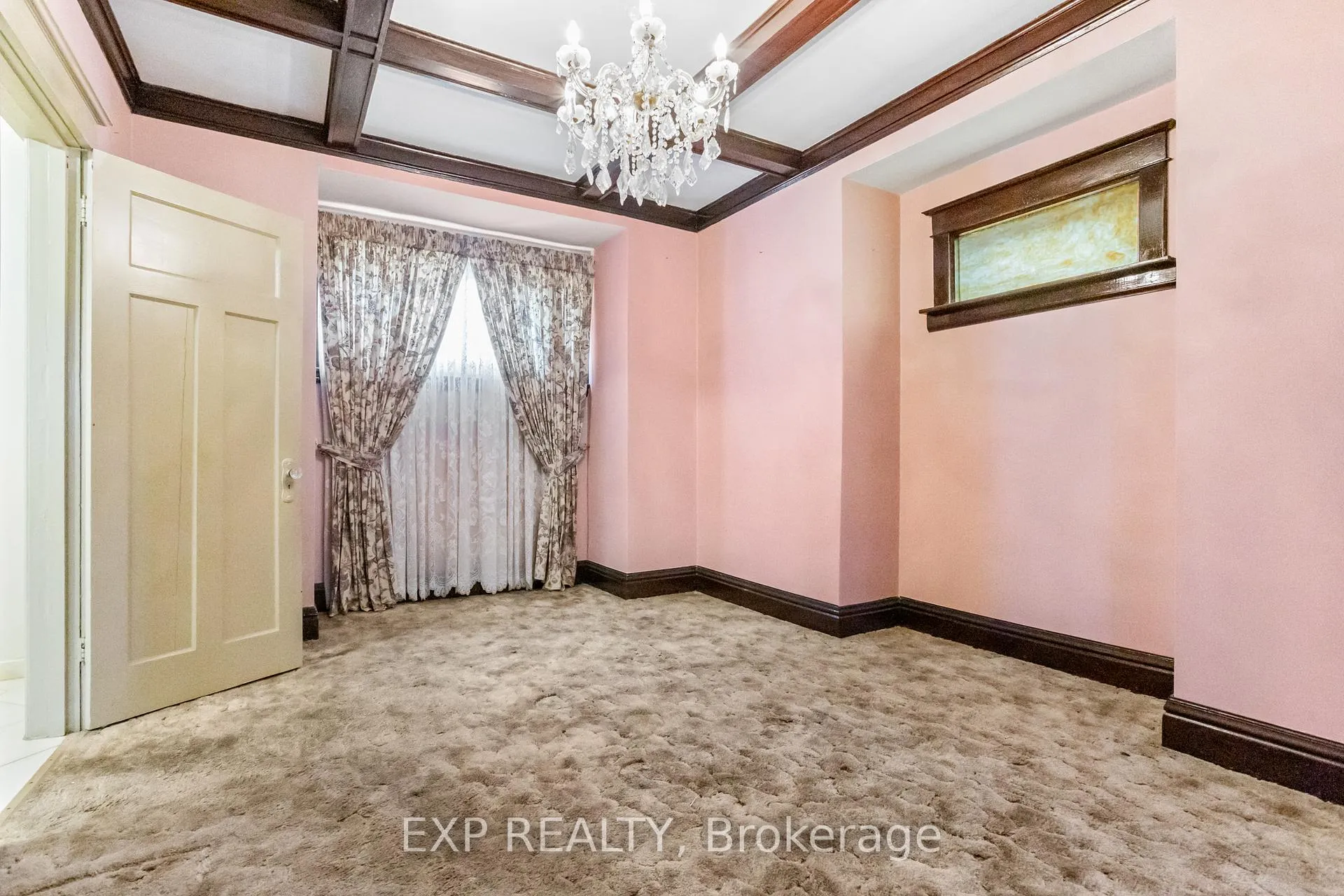 Photo 10 of 203 Balmoral Avenue S, Hamilton, Delta — HOMEH