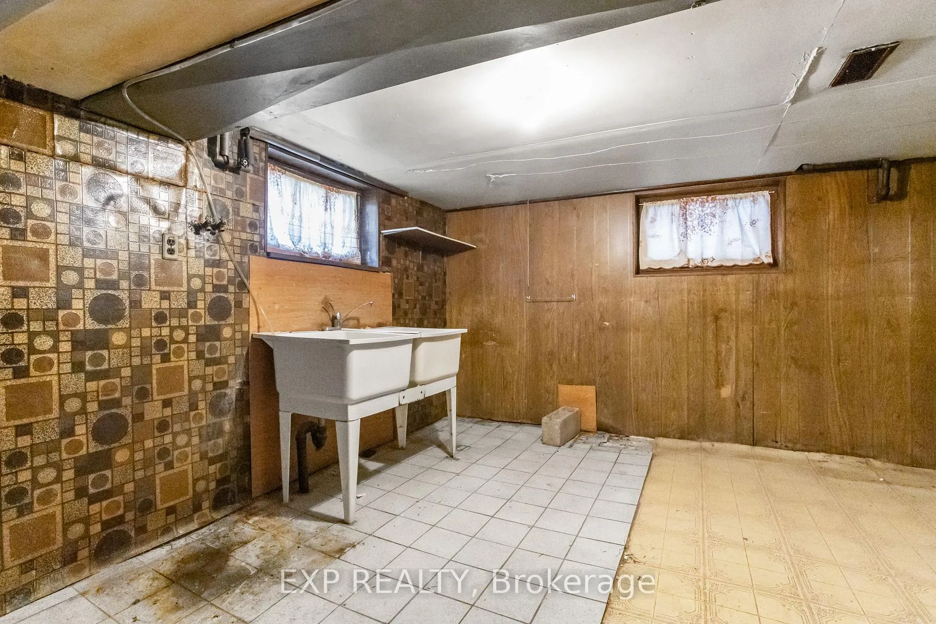 Photo 20 of 203 Balmoral Avenue S, Hamilton, Delta — HOMEH