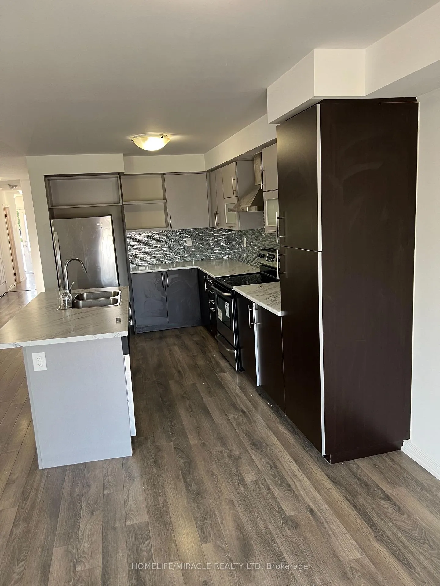 Photo 6 of 150 Golden Springs Drive, Brampton, Northwest Brampton — HOMEH