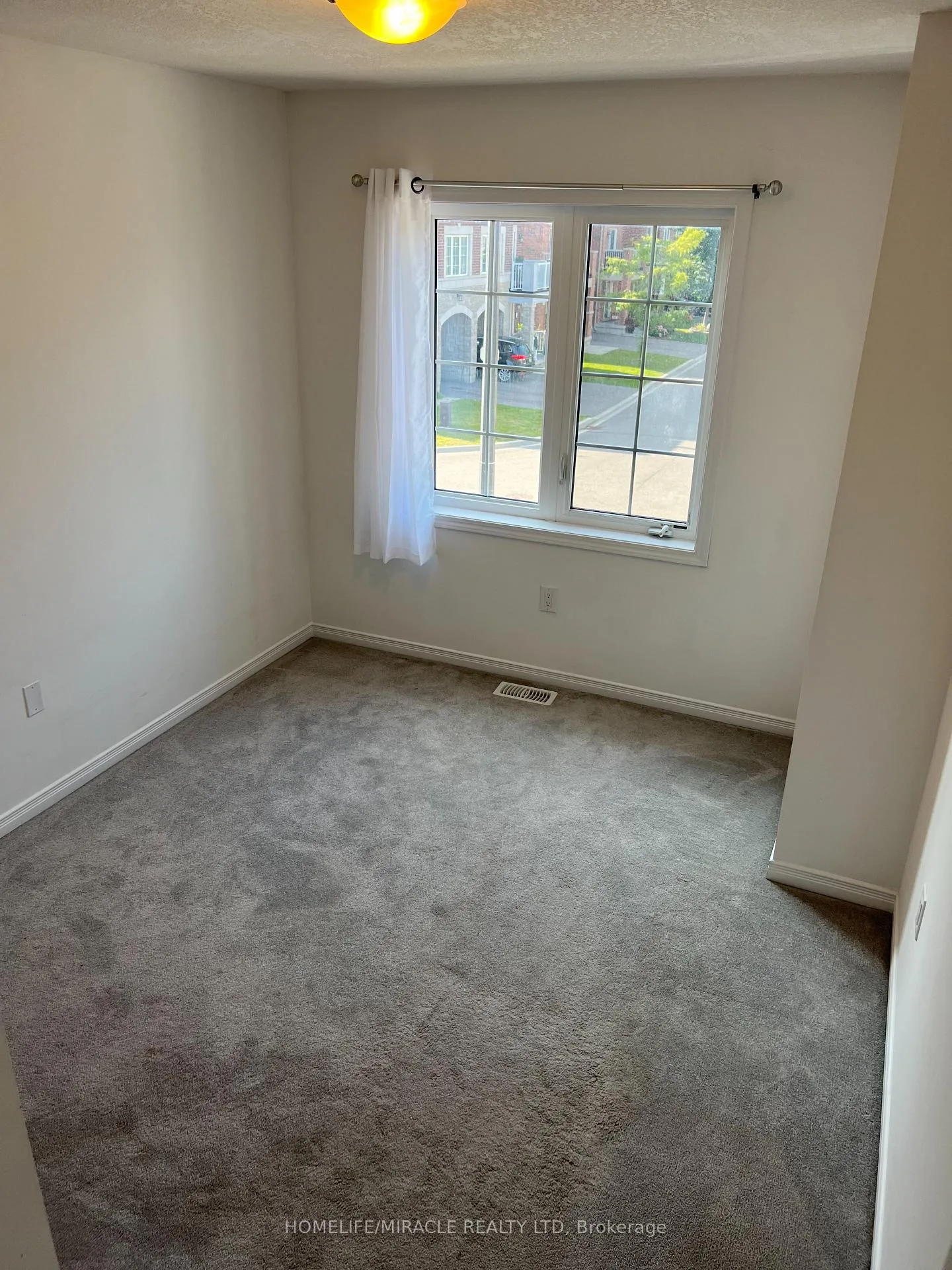 Photo 17 of 150 Golden Springs Drive, Brampton, Northwest Brampton — HOMEH
