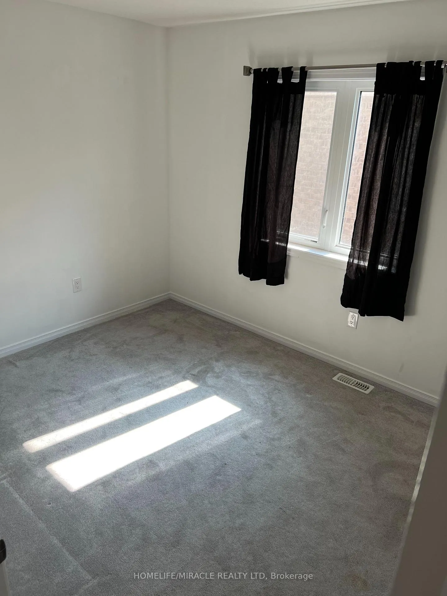 Photo 19 of 150 Golden Springs Drive, Brampton, Northwest Brampton — HOMEH
