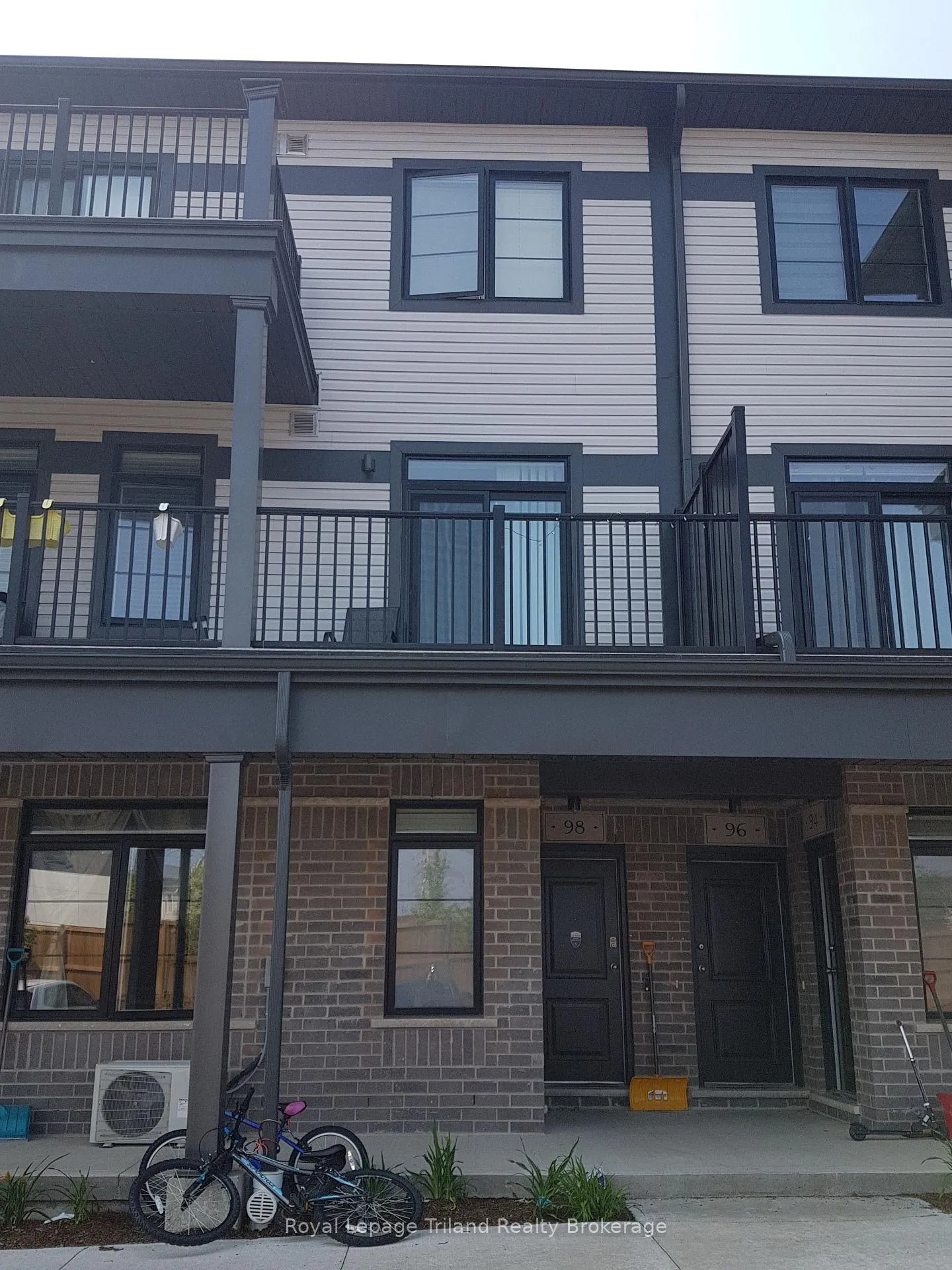 Photo 1 of 100 Oat Lane, Kitchener — HOMEH