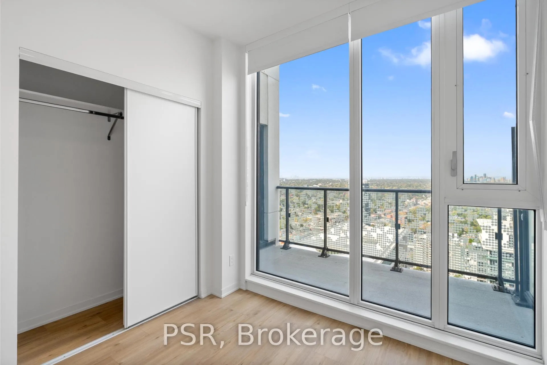 Photo 9 of Unit 3810, 101 Roehampton Avenue, Toronto, Mount Pleasant West — HOMEH