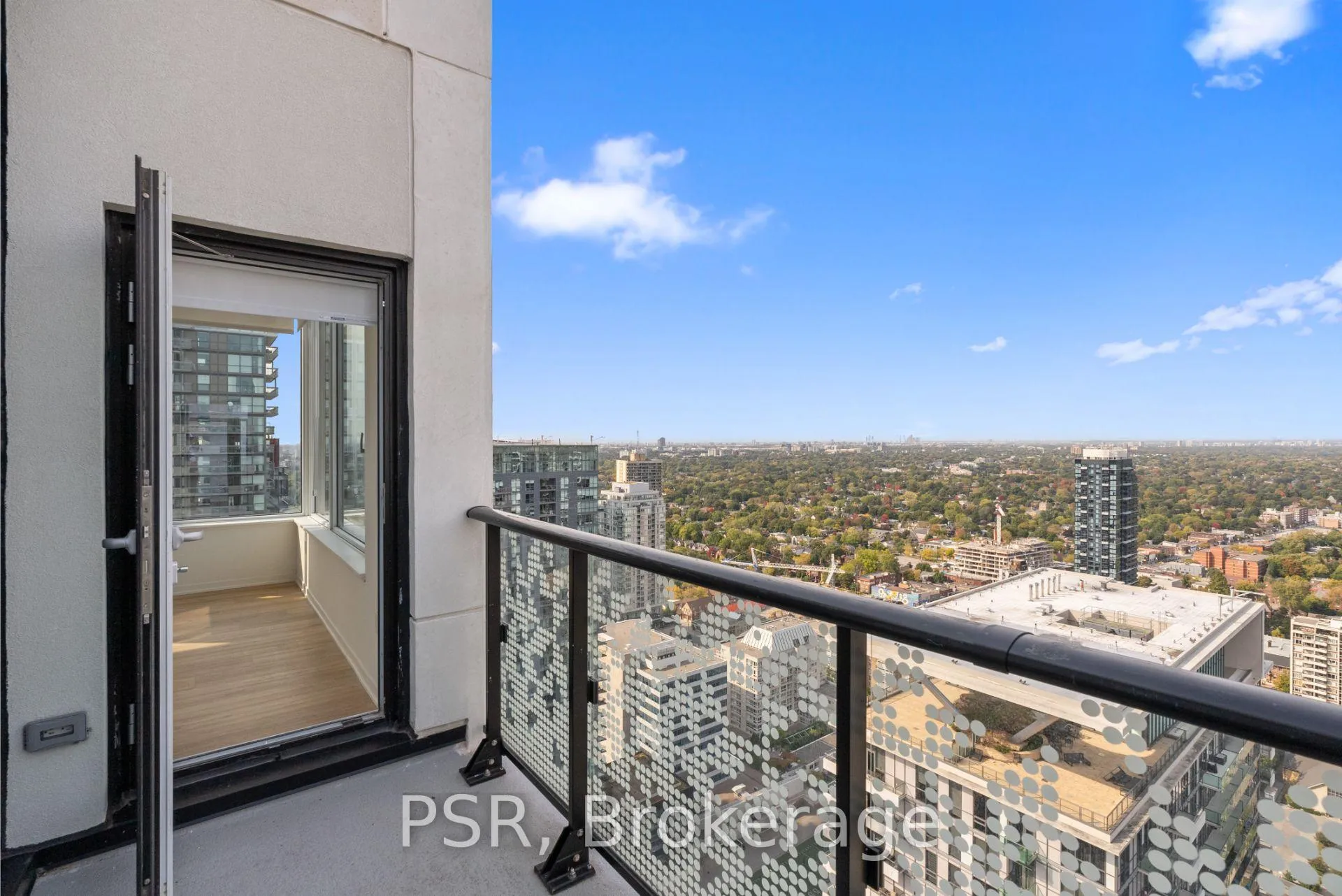 Photo 12 of Unit 3810, 101 Roehampton Avenue, Toronto, Mount Pleasant West — HOMEH