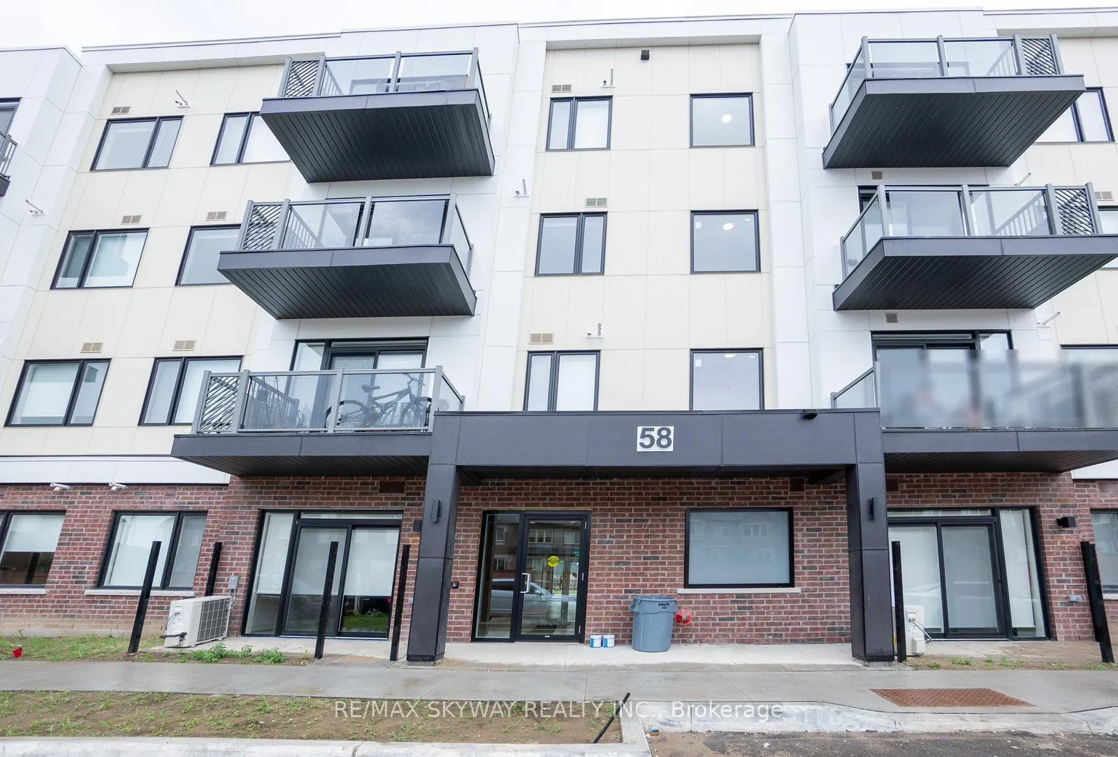 Photo 3 of Unit 111, 58 Sky Harbour Drive, Brampton, Bram West — HOMEH