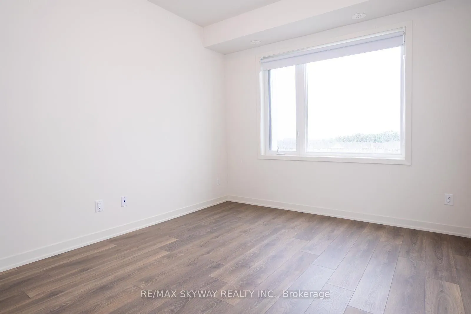 Photo 4 of Unit 111, 58 Sky Harbour Drive, Brampton, Bram West — HOMEH