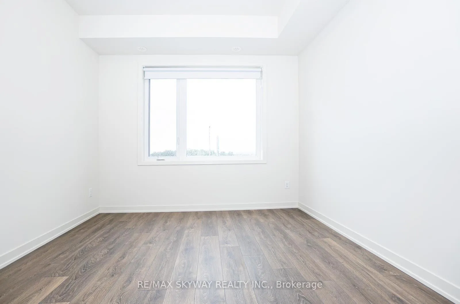 Photo 5 of Unit 111, 58 Sky Harbour Drive, Brampton, Bram West — HOMEH