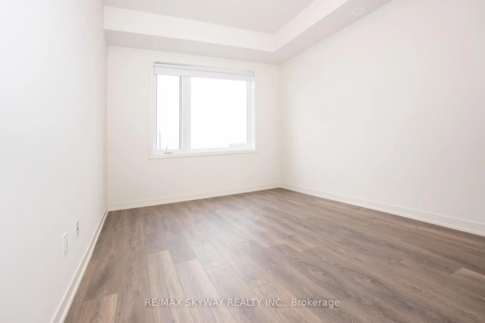 Photo 7 of Unit 111, 58 Sky Harbour Drive, Brampton, Bram West — HOMEH