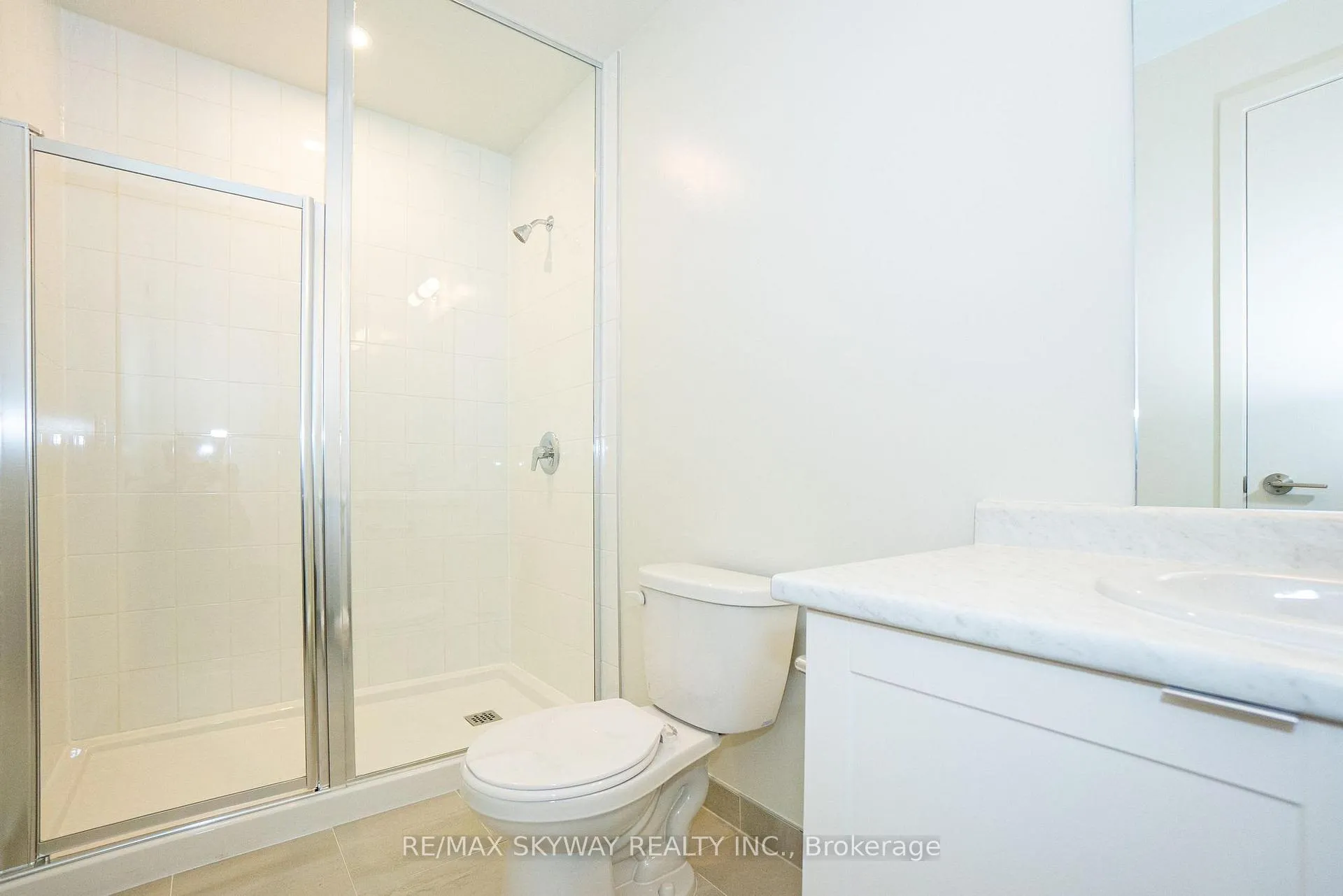 Photo 11 of Unit 111, 58 Sky Harbour Drive, Brampton, Bram West — HOMEH