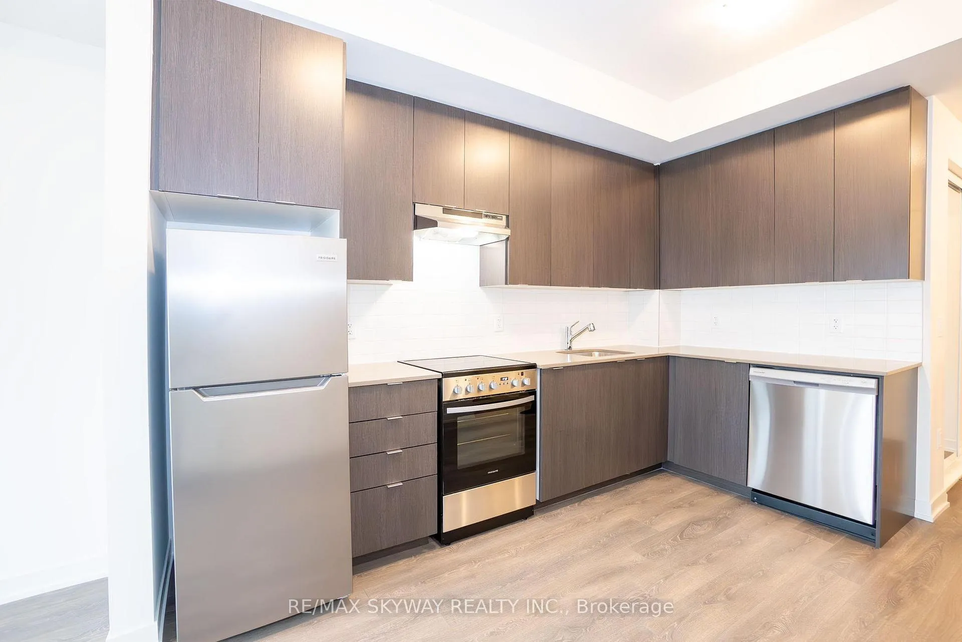 Photo 14 of Unit 111, 58 Sky Harbour Drive, Brampton, Bram West — HOMEH