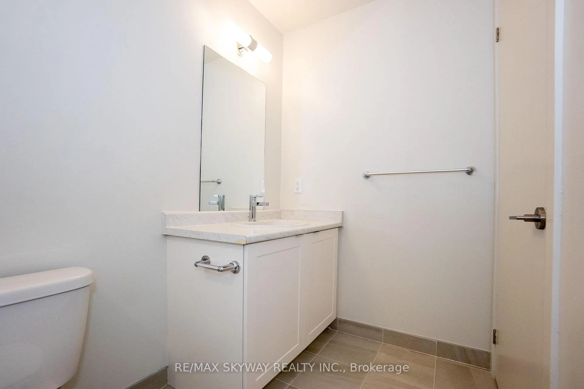 Photo 23 of Unit 111, 58 Sky Harbour Drive, Brampton, Bram West — HOMEH