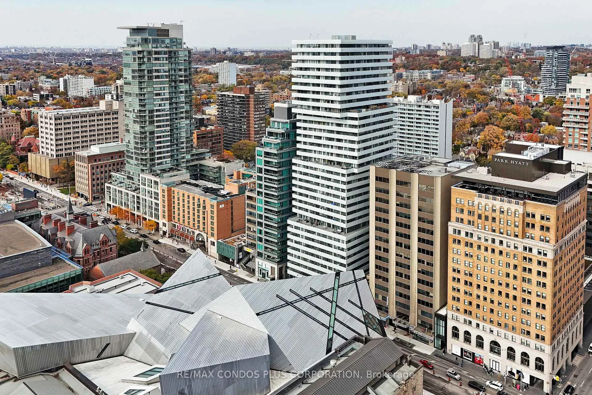 Front of Unit 2105, 200 Bloor Street W