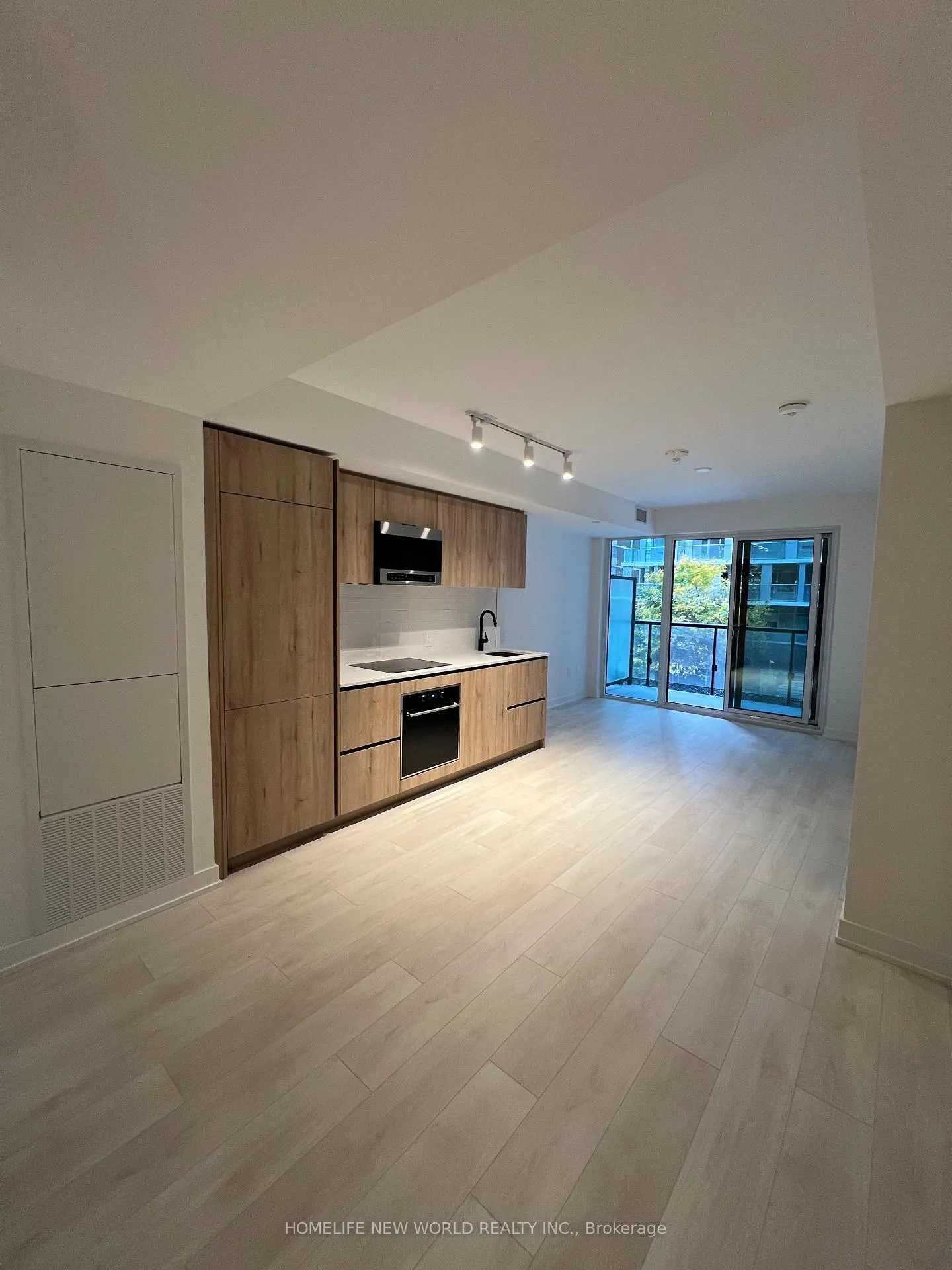 Front of Unit 322N, 117 Broadway Avenue