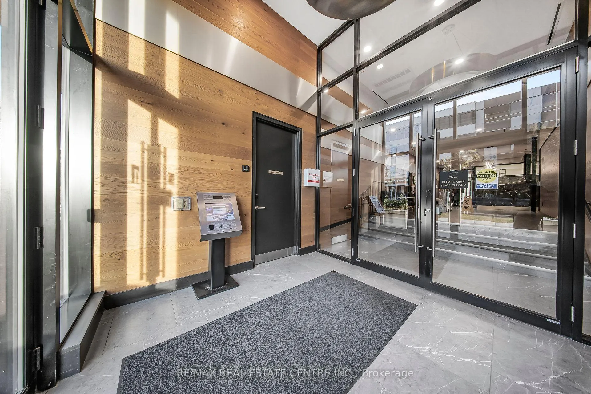 Photo 5 of Unit 909, 145 Columbia Street W, Waterloo — HOMEH